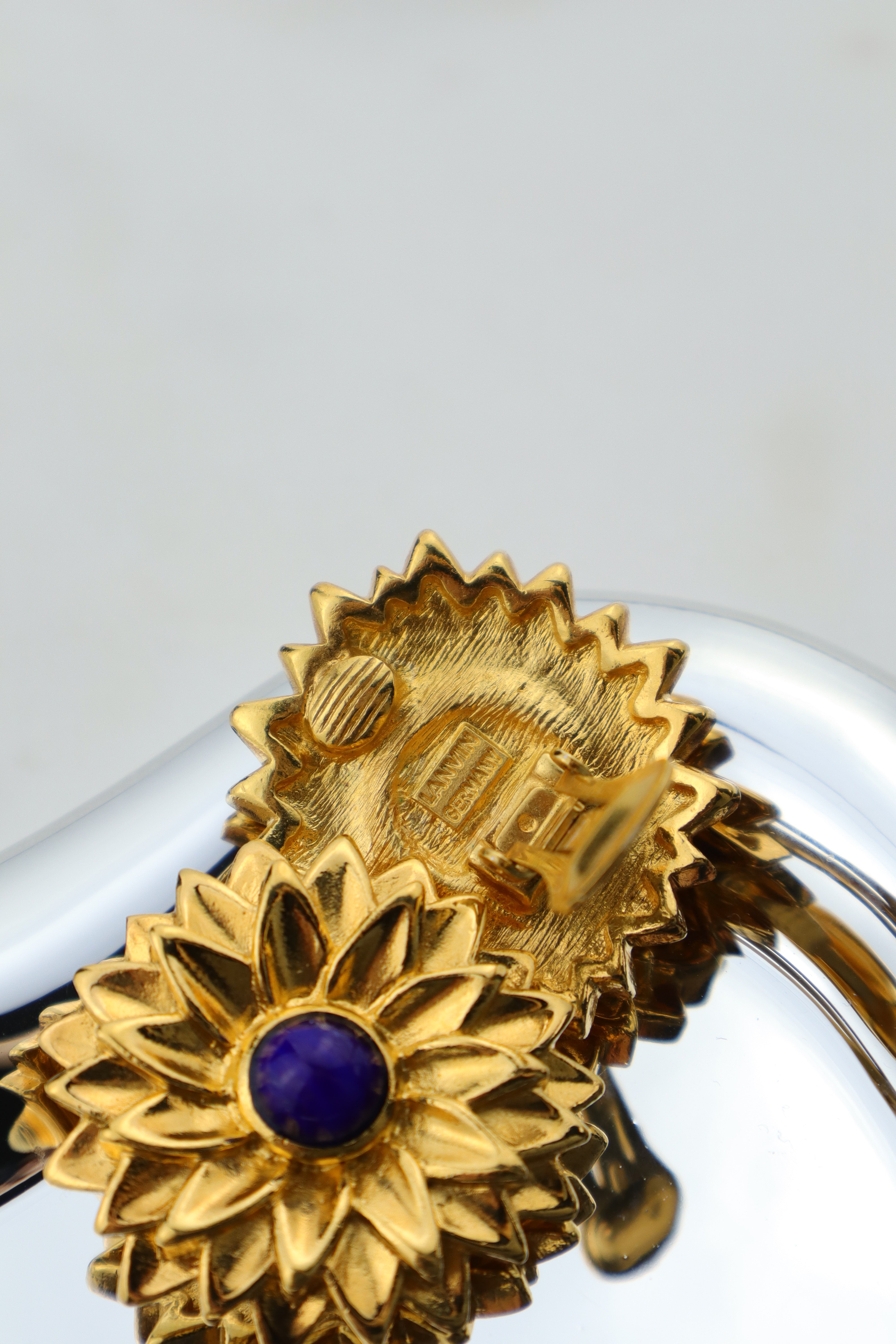 Lanvin - klipsy okazałe kwiaty