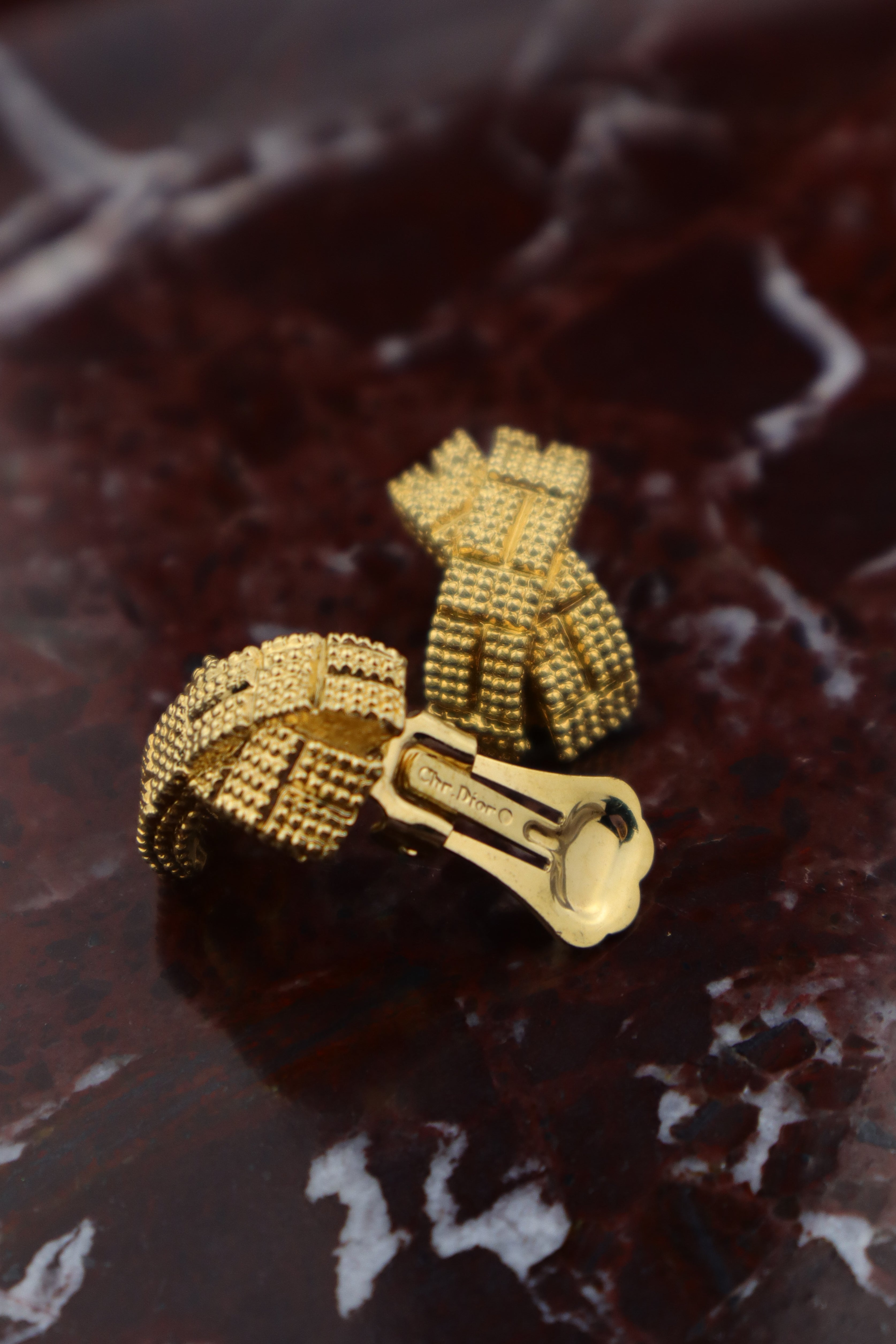 Dior – klipsy kultowe wstążki