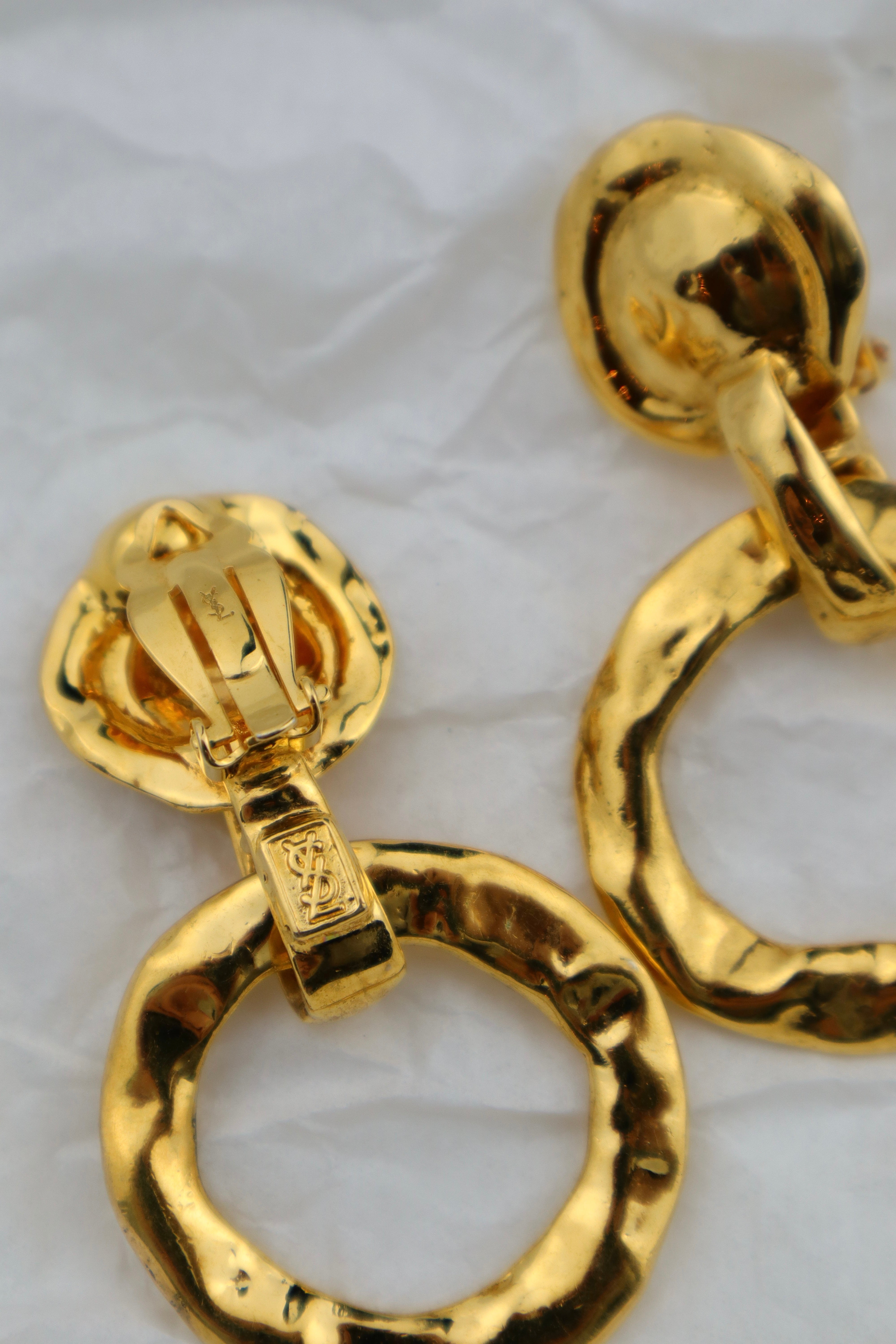 Yves Saint Laurent - pozłacane klipsy obręcze