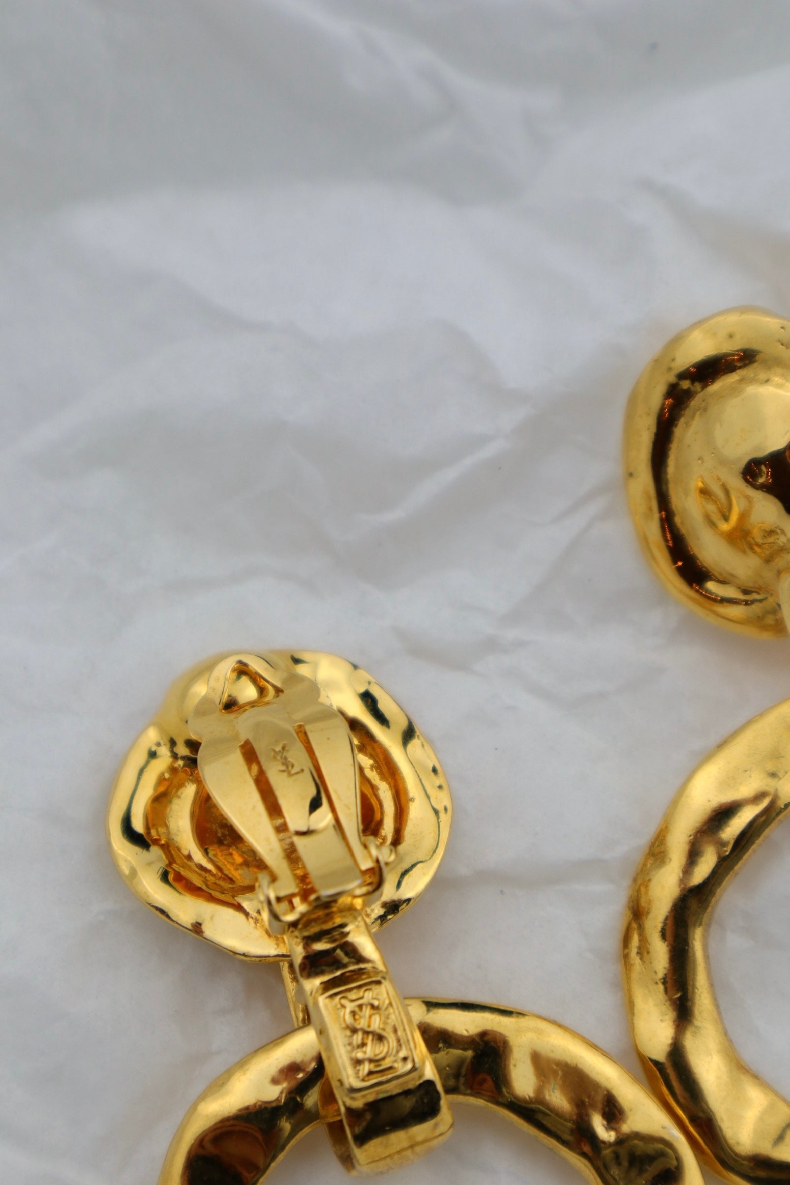 Yves Saint Laurent - pozłacane klipsy obręcze