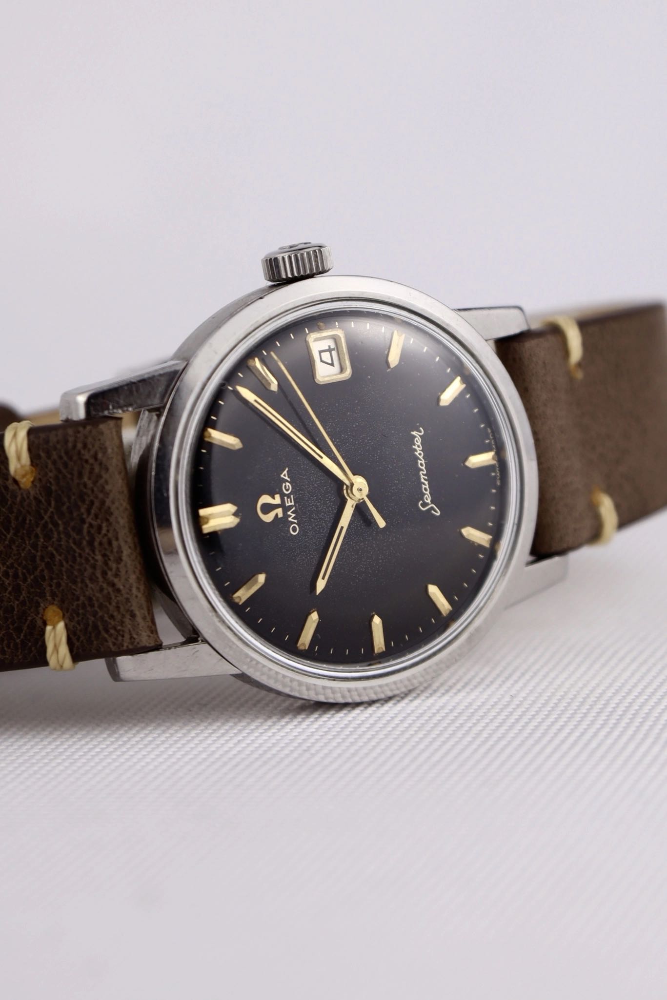 1962 Omega Seamaster Black Gilt Dial 14384 cal. 610