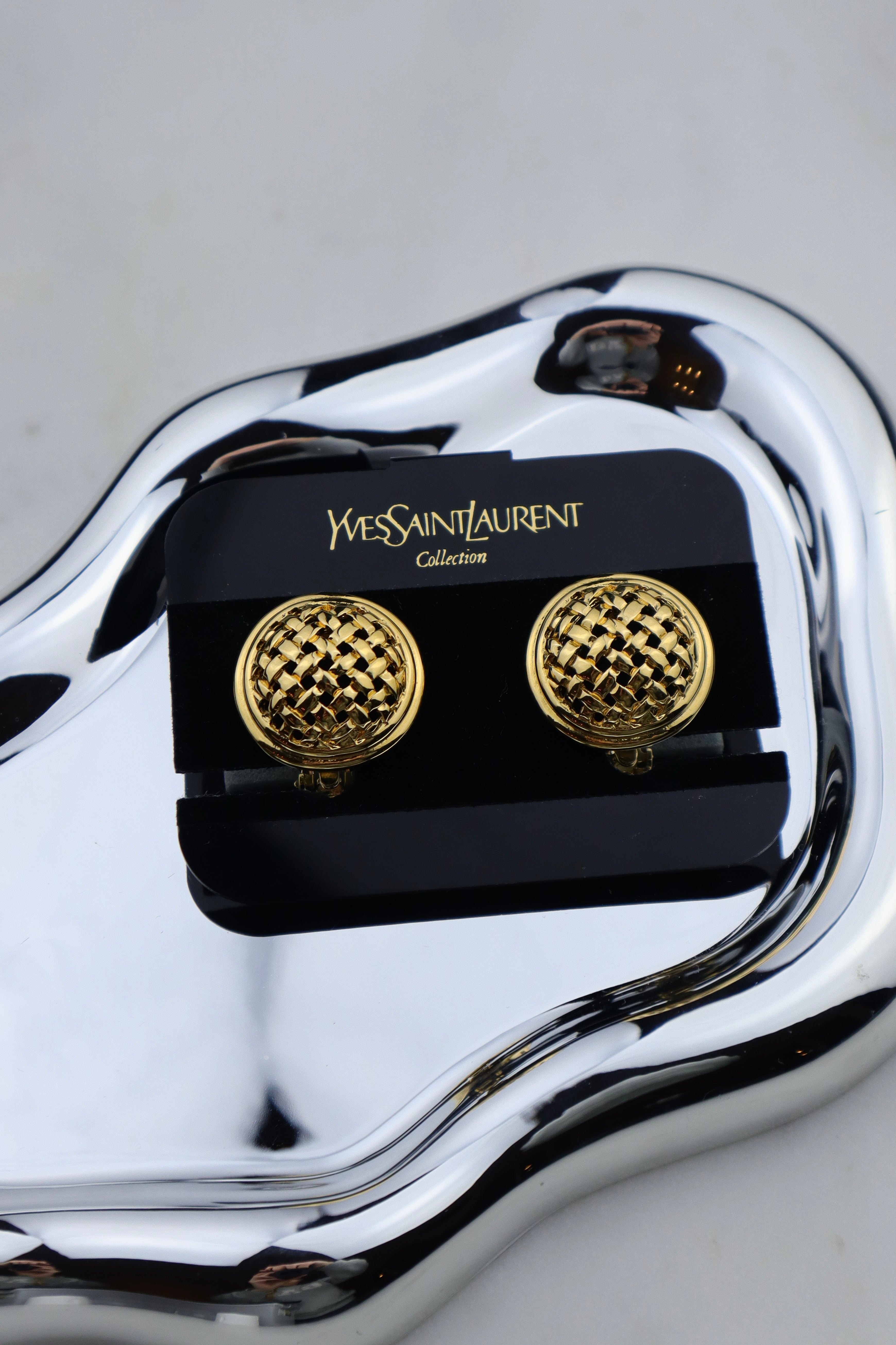 Yves Saint Laurent - 24k pozłacane plecione klipsy