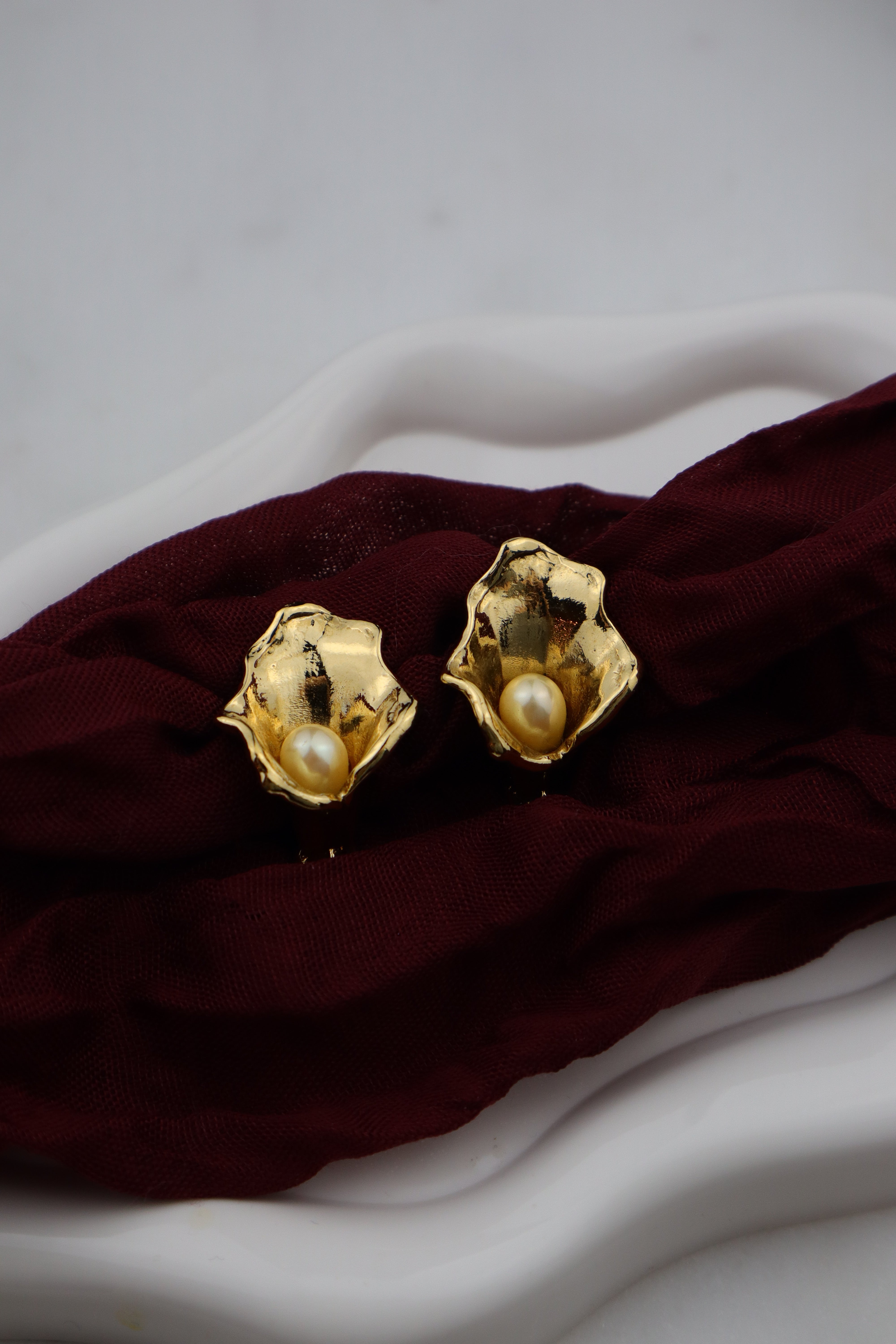 Yves Saint Laurent - 24k pozłacane klipsy