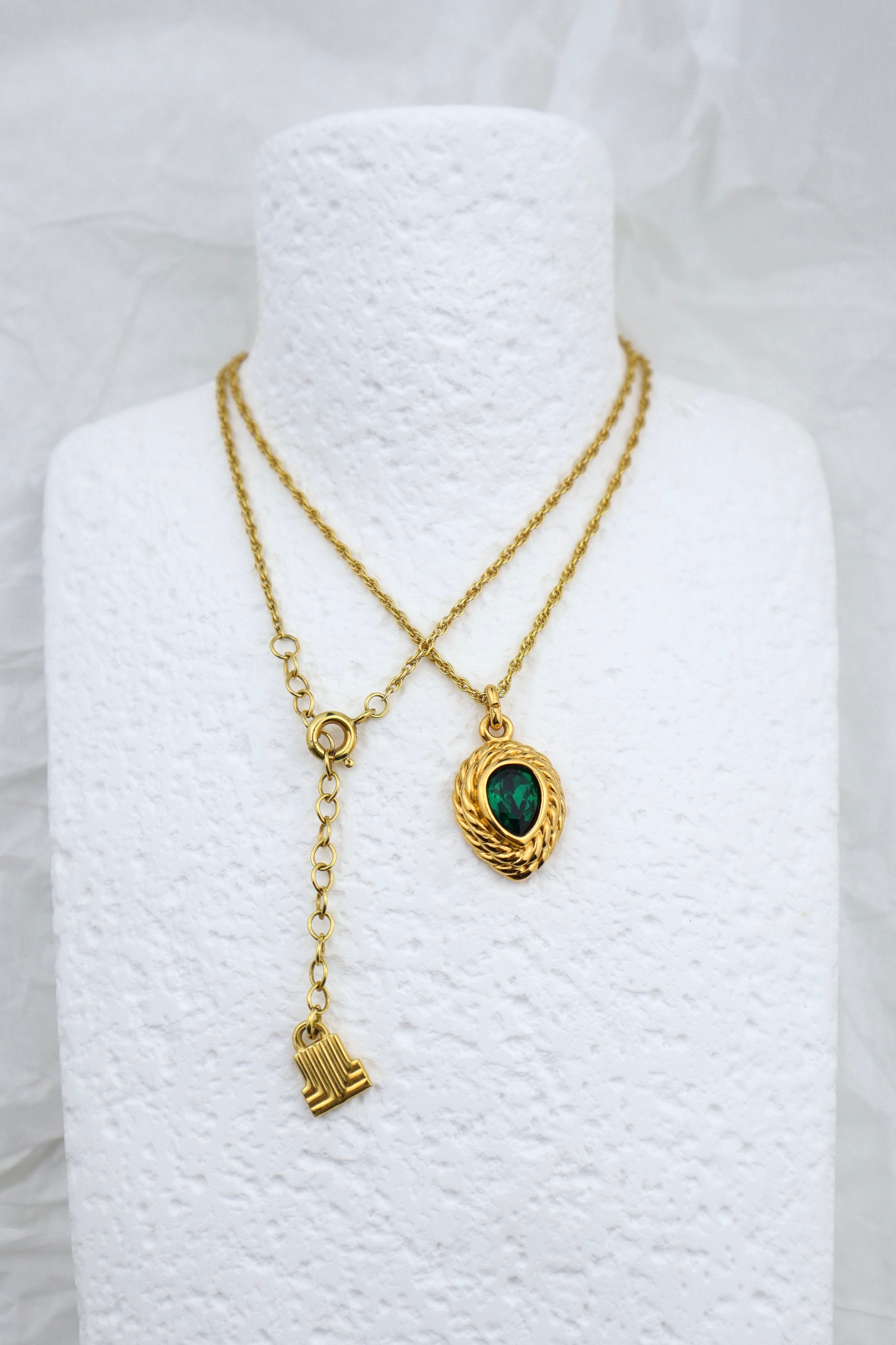 Lanvin - pozłacany naszyjnik zielona łezka