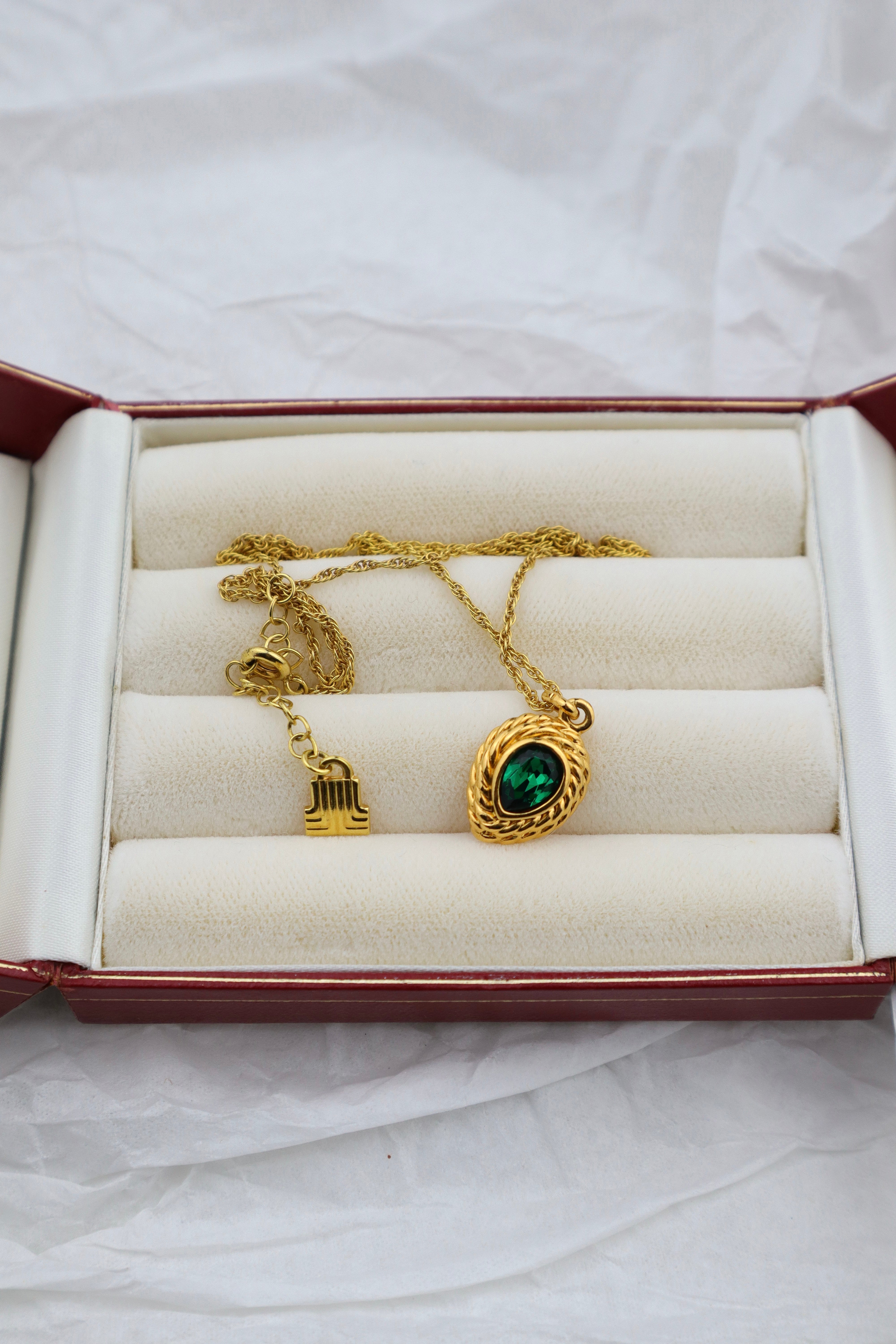 Lanvin - pozłacany naszyjnik zielona łezka