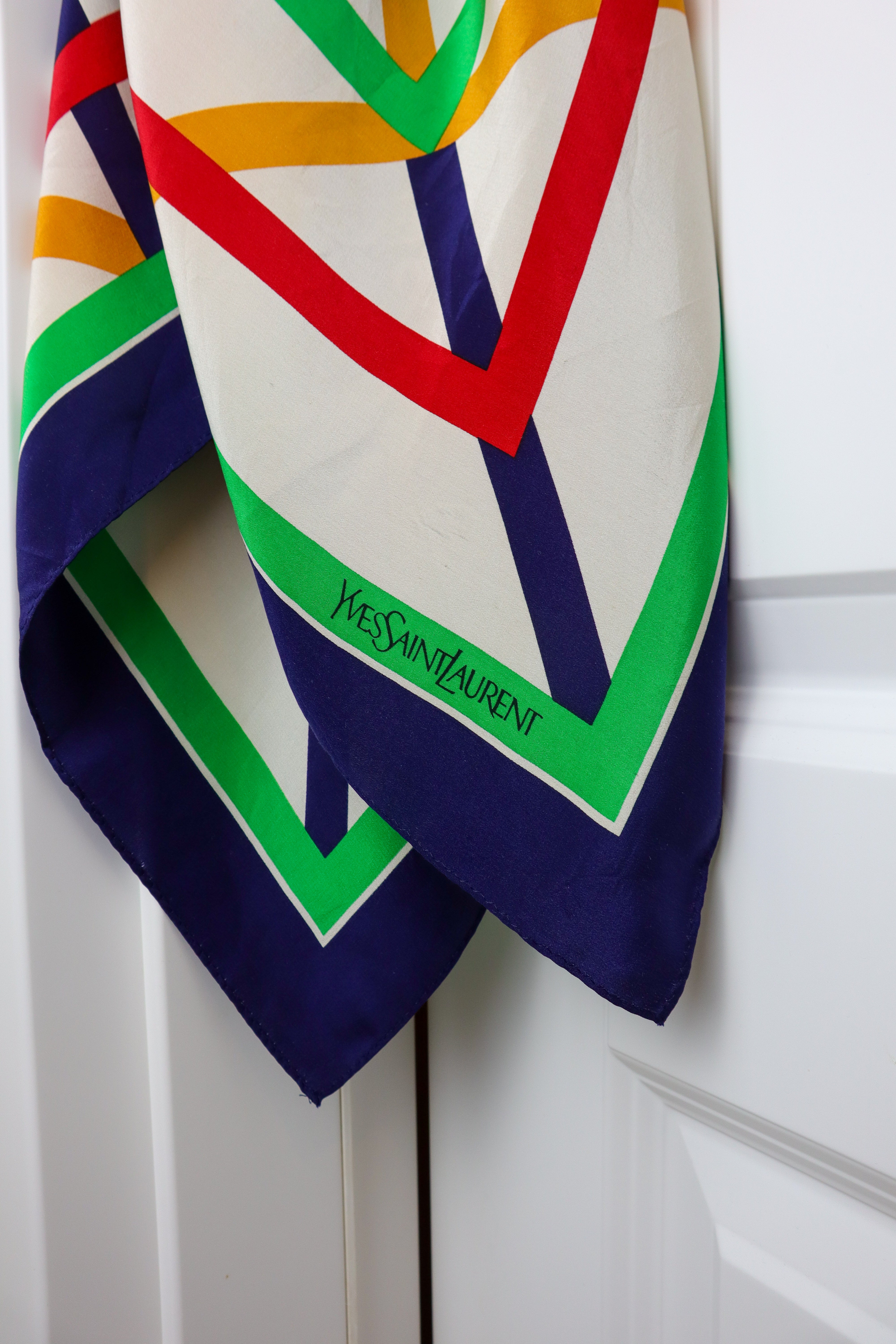 Yves Saint Laurent - jedwabna apaszka "Colorblock"