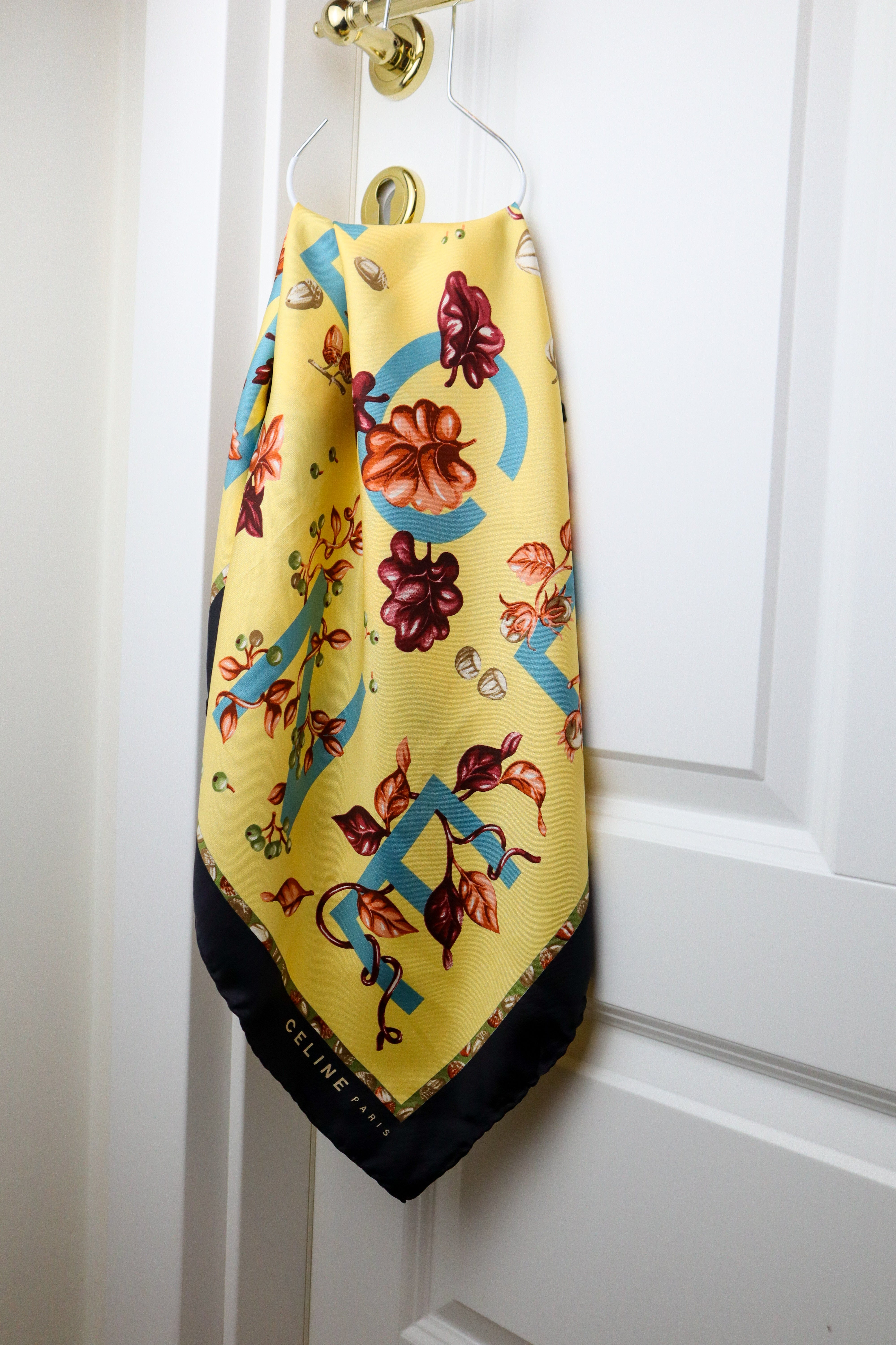 Celine - jedwabna apaszka "Floral Garden"