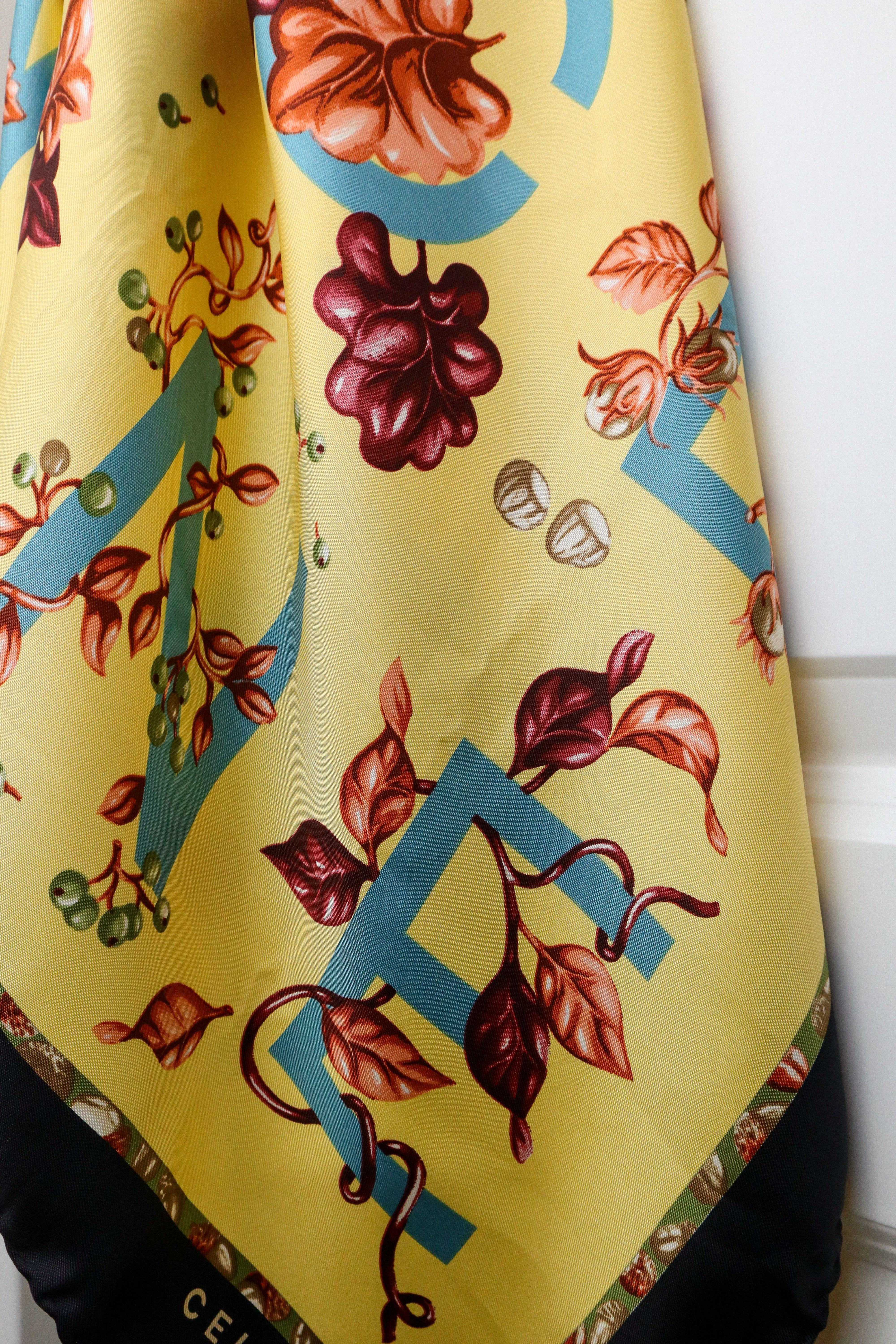 Celine - jedwabna apaszka "Floral Garden"