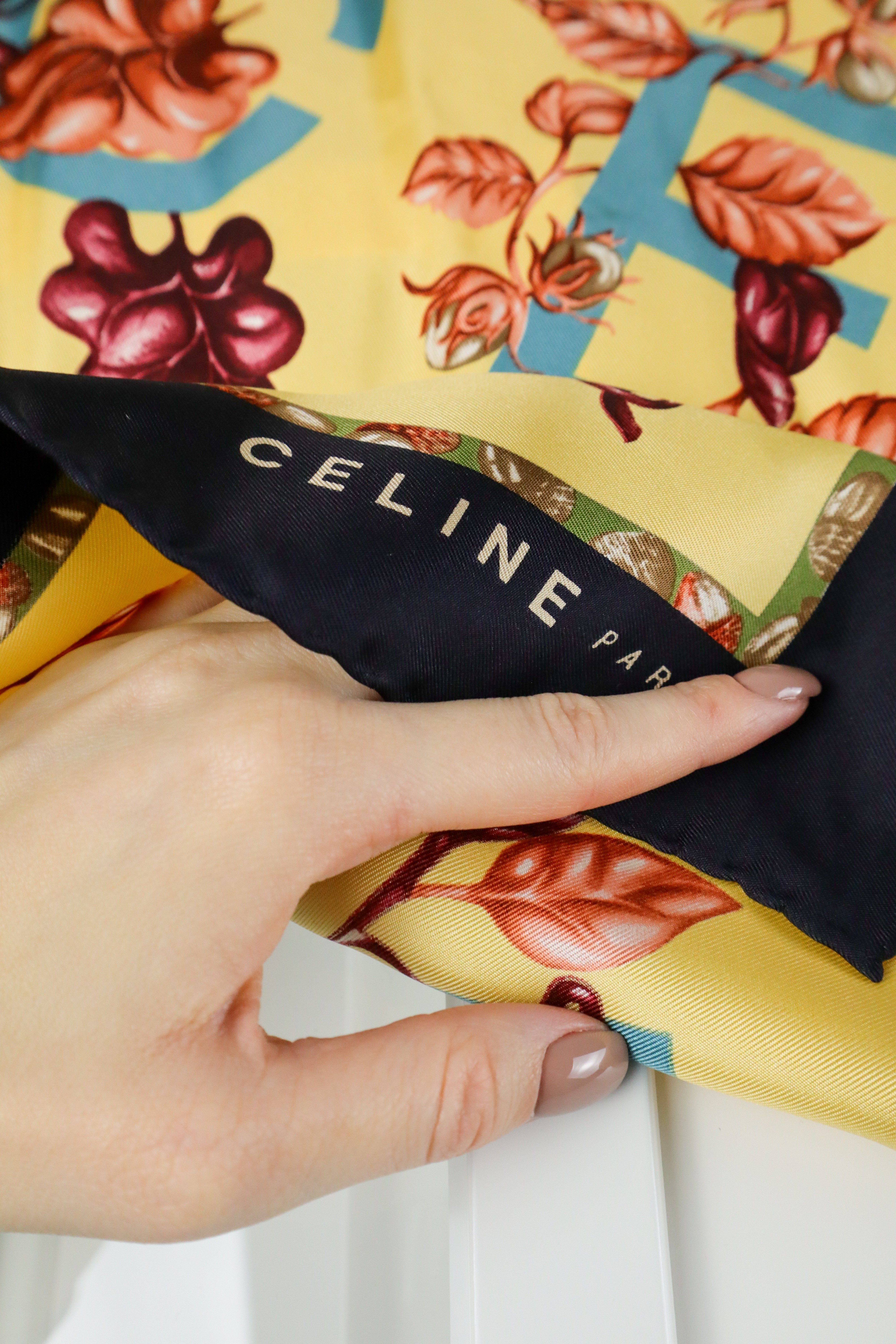 Celine - jedwabna apaszka "Floral Garden"