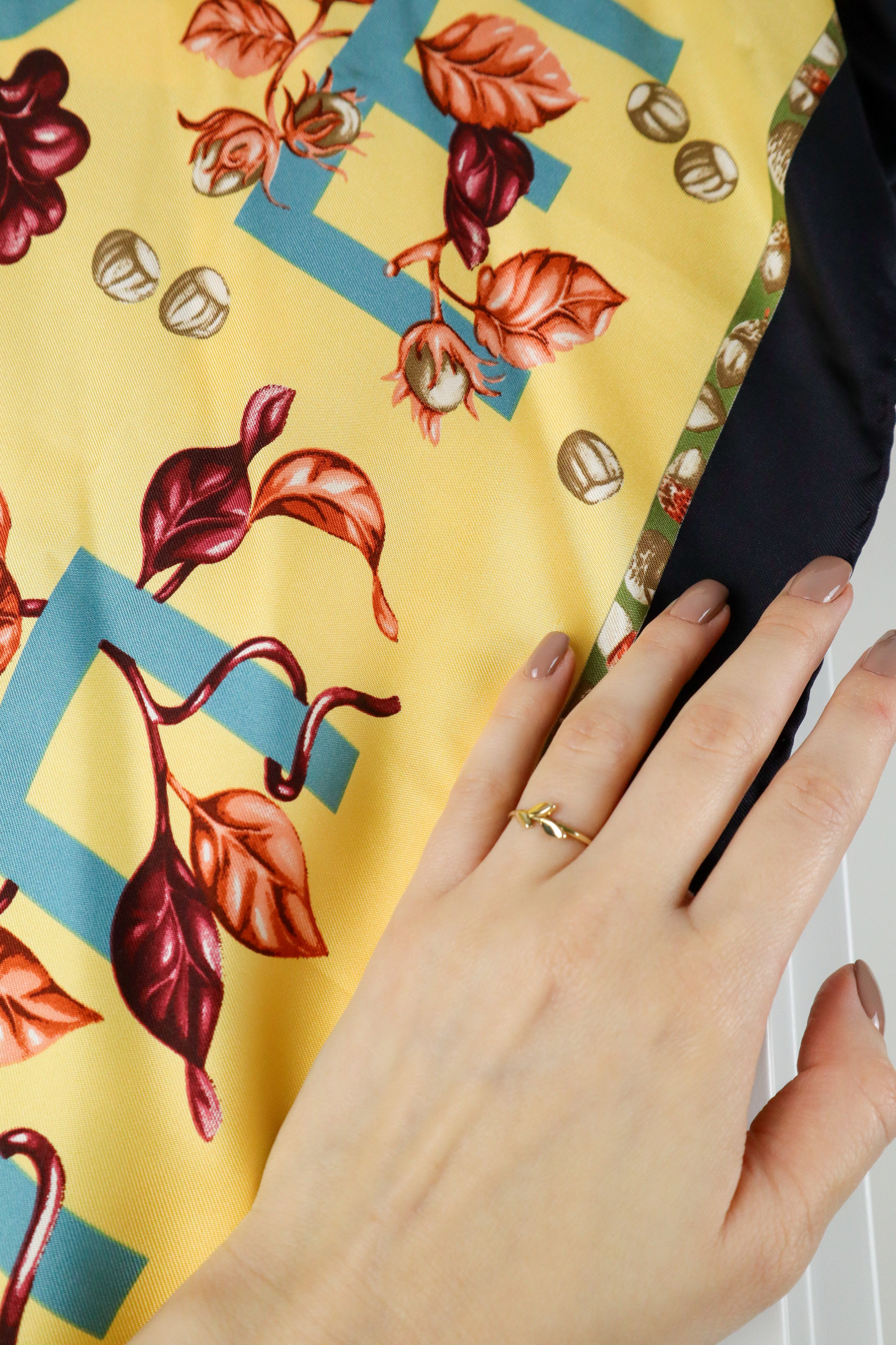 Celine - jedwabna apaszka "Floral Garden"