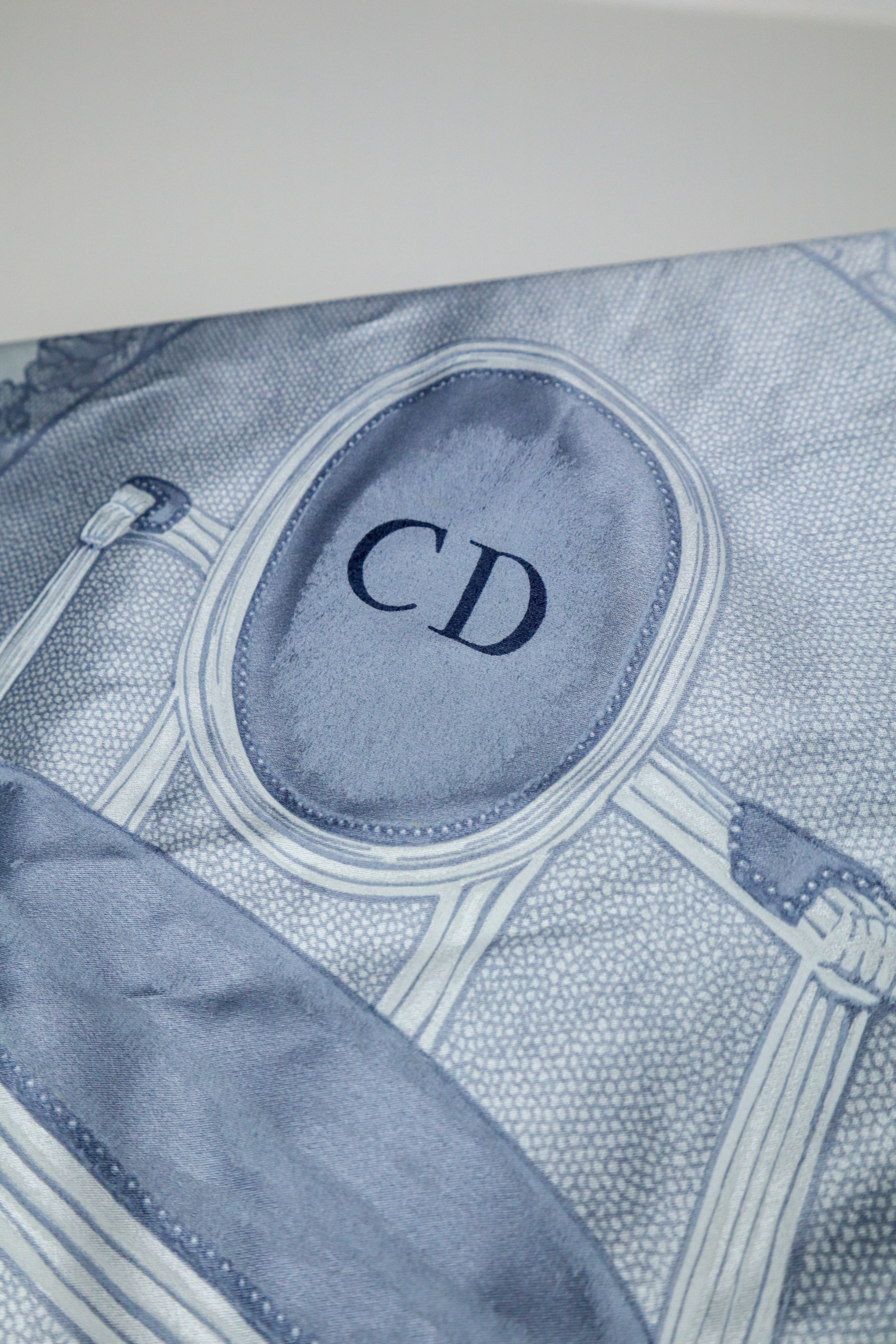 Christian Dior - unikatowy jedwabny szal „Toile de Jouy Chair”