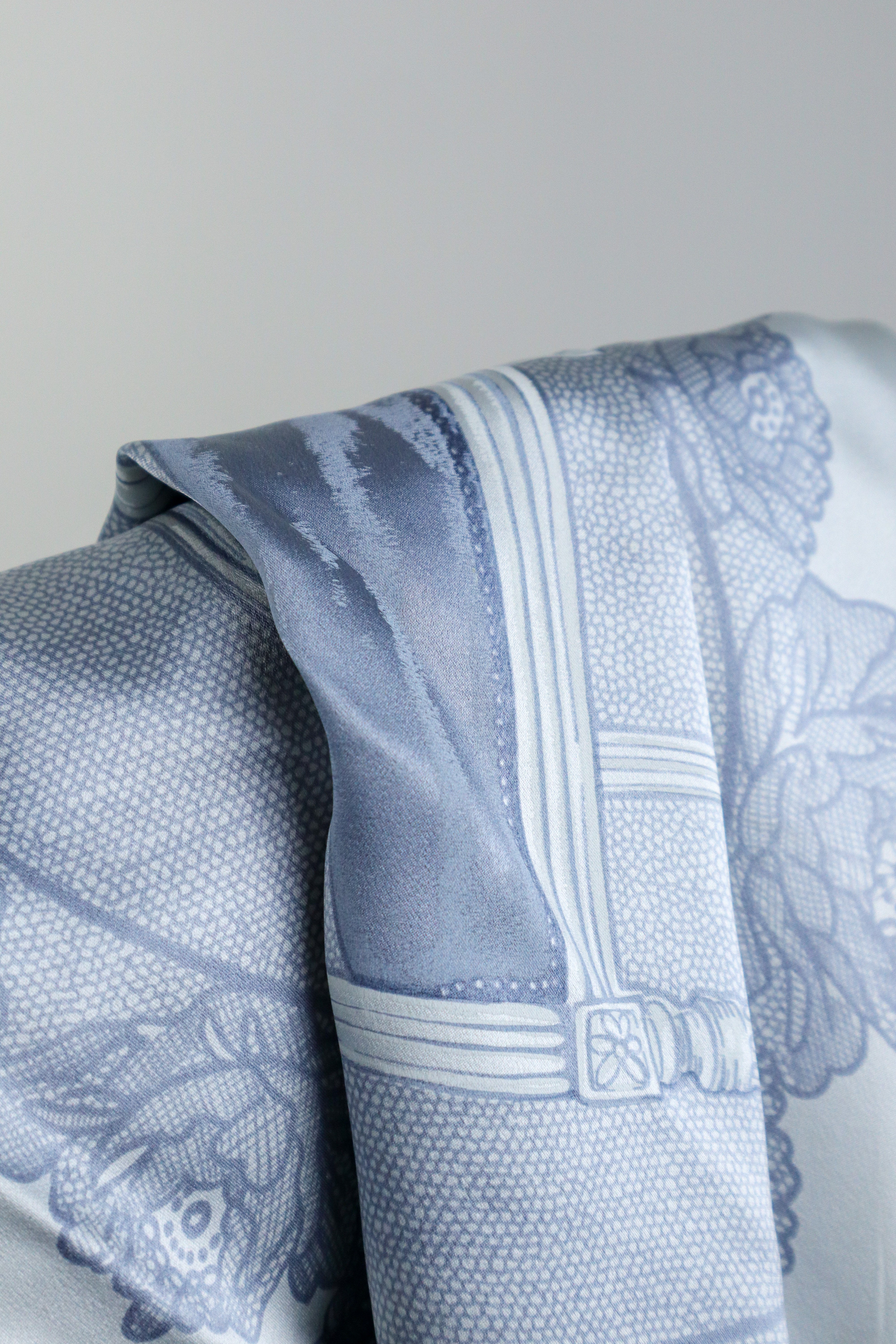 Christian Dior - unikatowy jedwabny szal „Toile de Jouy Chair”