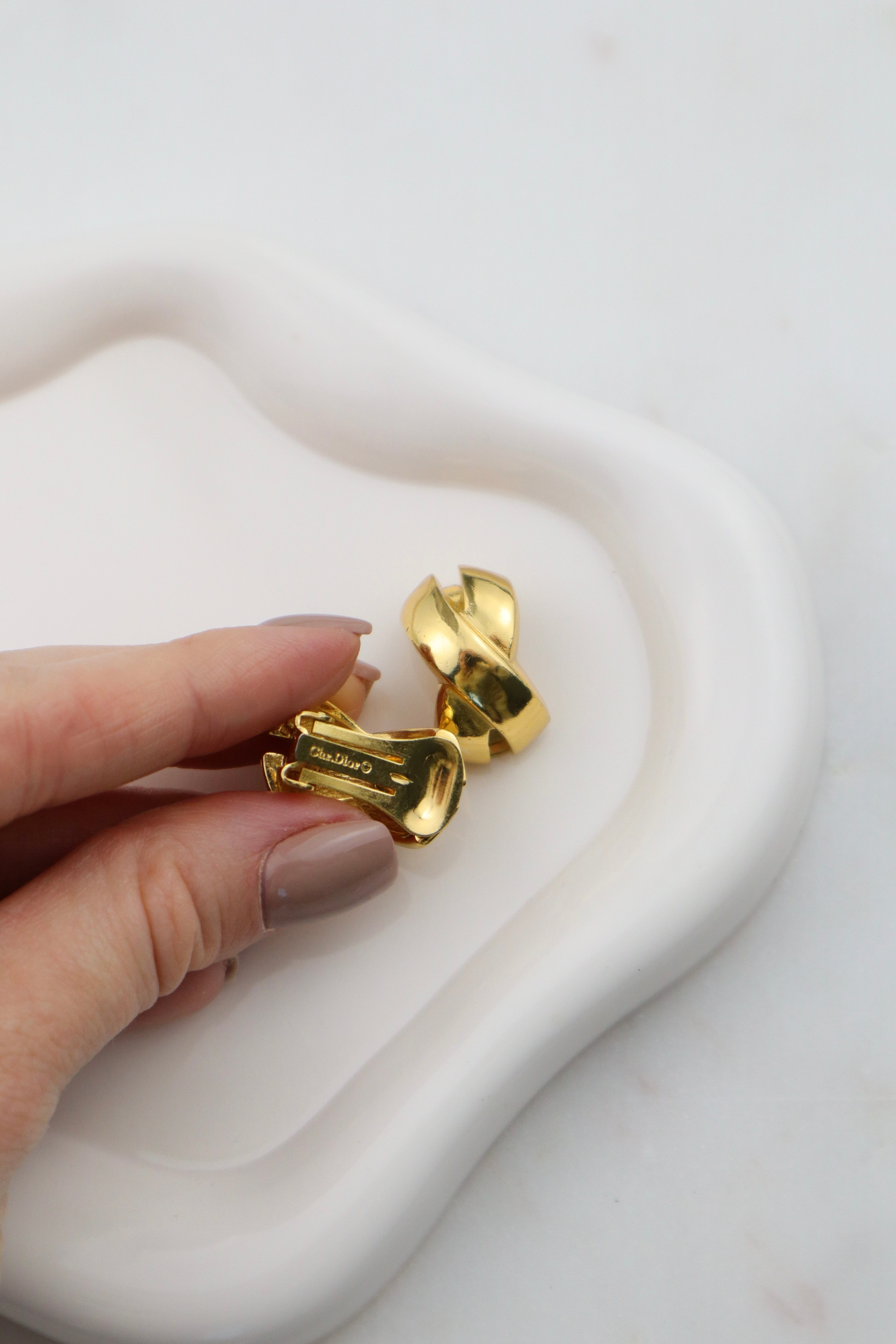 Christian Dior - pozłacane klipsy vintage wstęgi