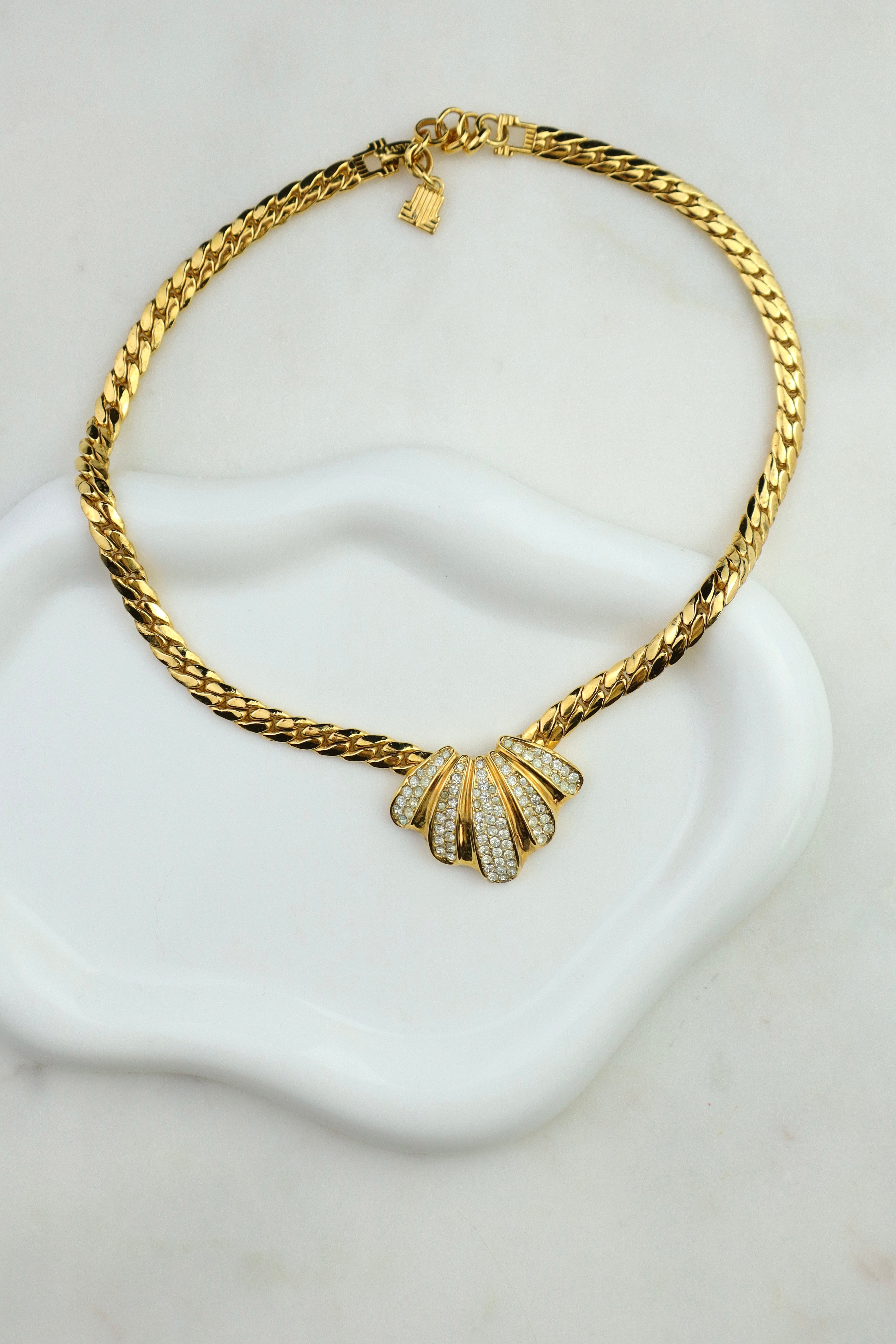 Lanvin - okazały naszyjnik z muszlą