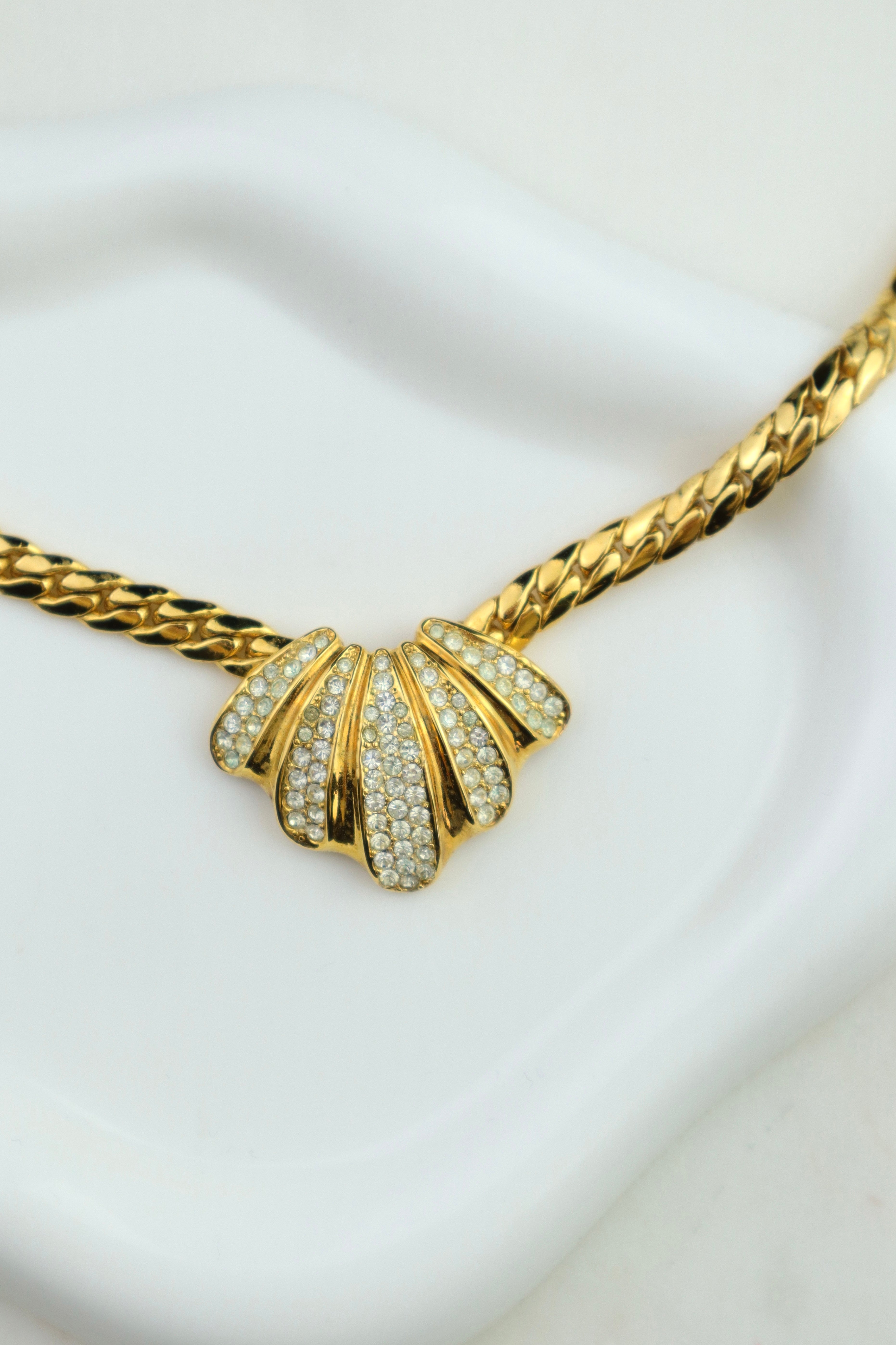 Lanvin - okazały naszyjnik z muszlą