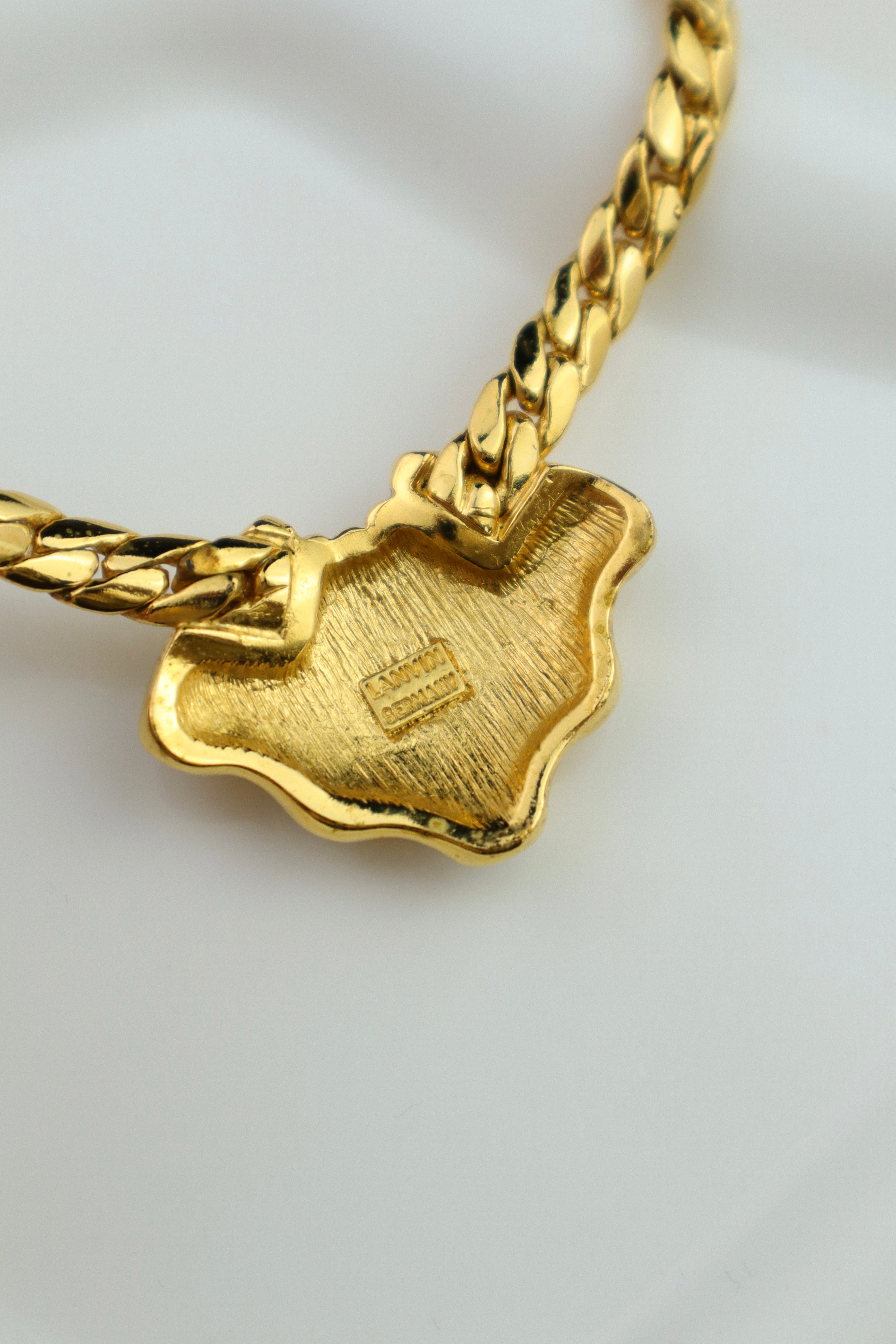 Lanvin - okazały naszyjnik z muszlą