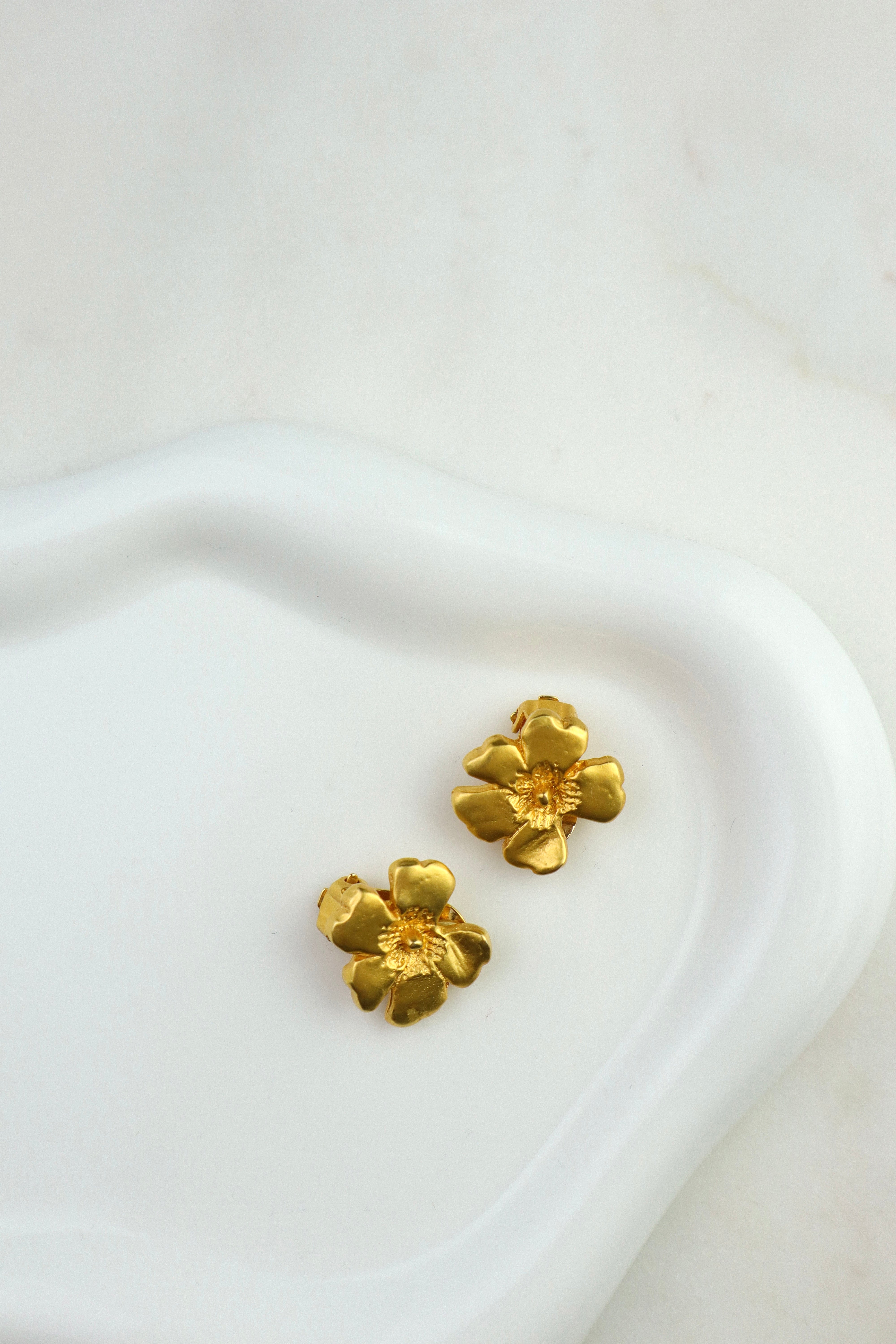 Kenzo - pozłacane klipsy vintage kwiaty