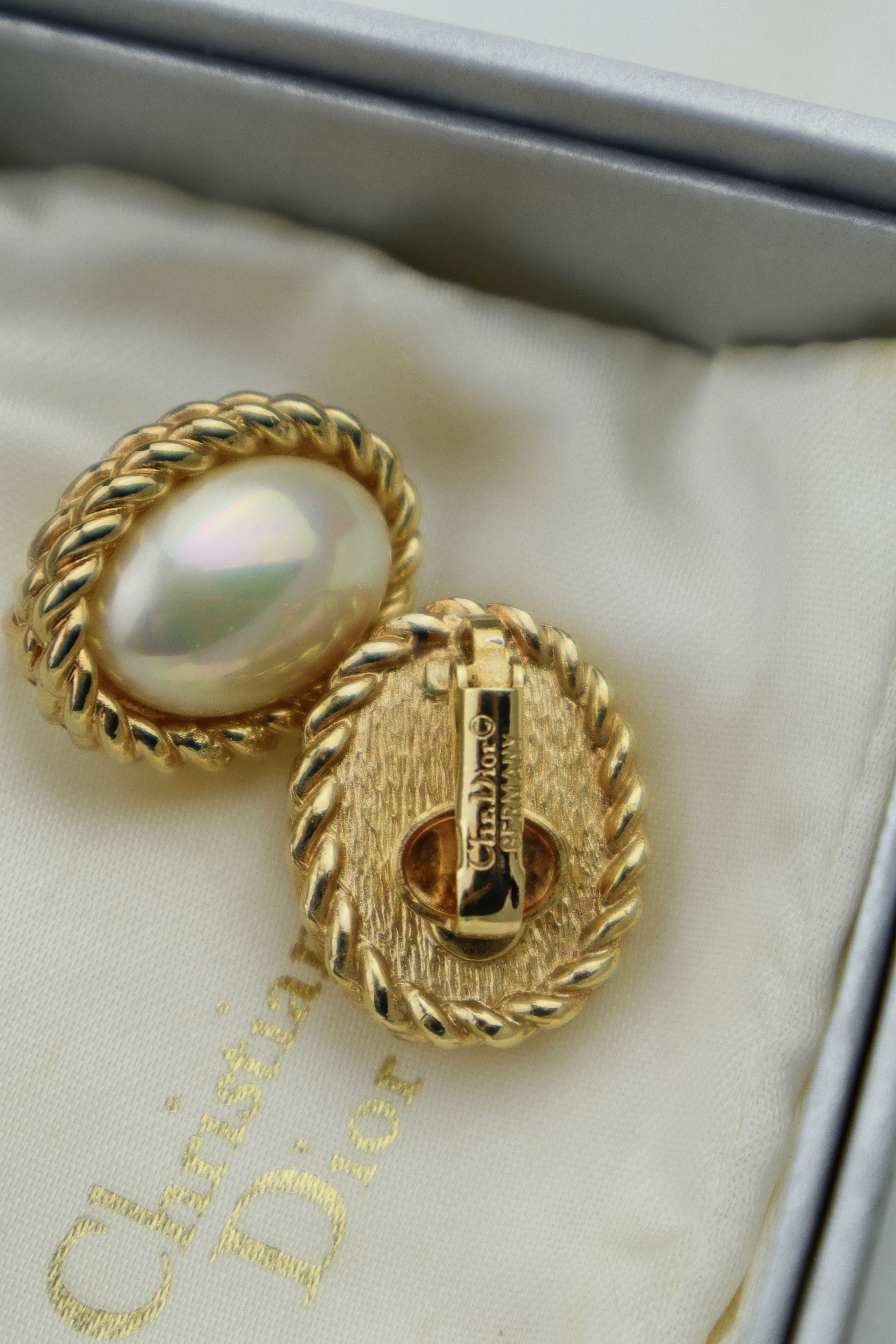 Christian Dior - owalne klipsy rope z perłą