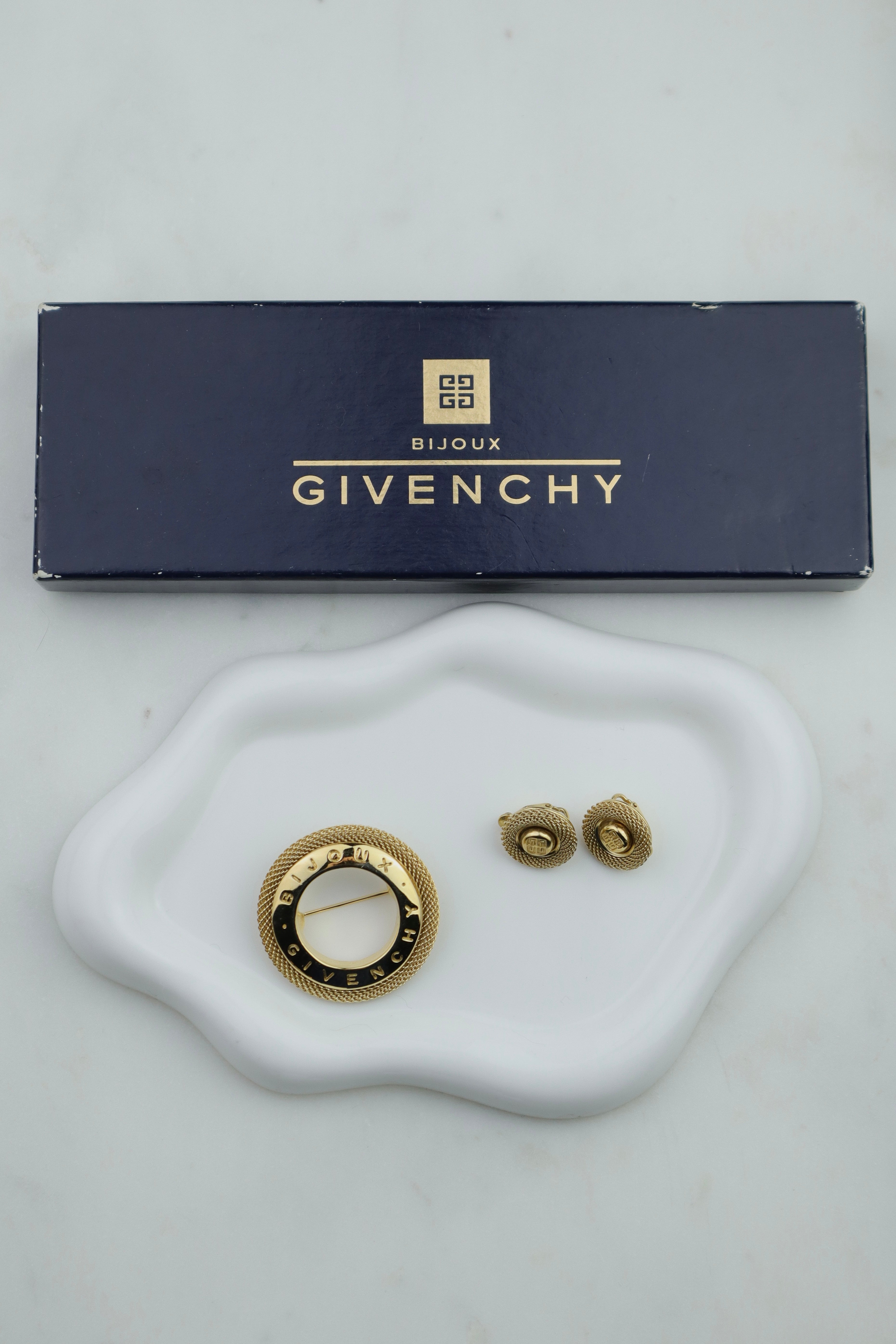Givenchy – zestaw biżuterii vintage: broszka i klipsy