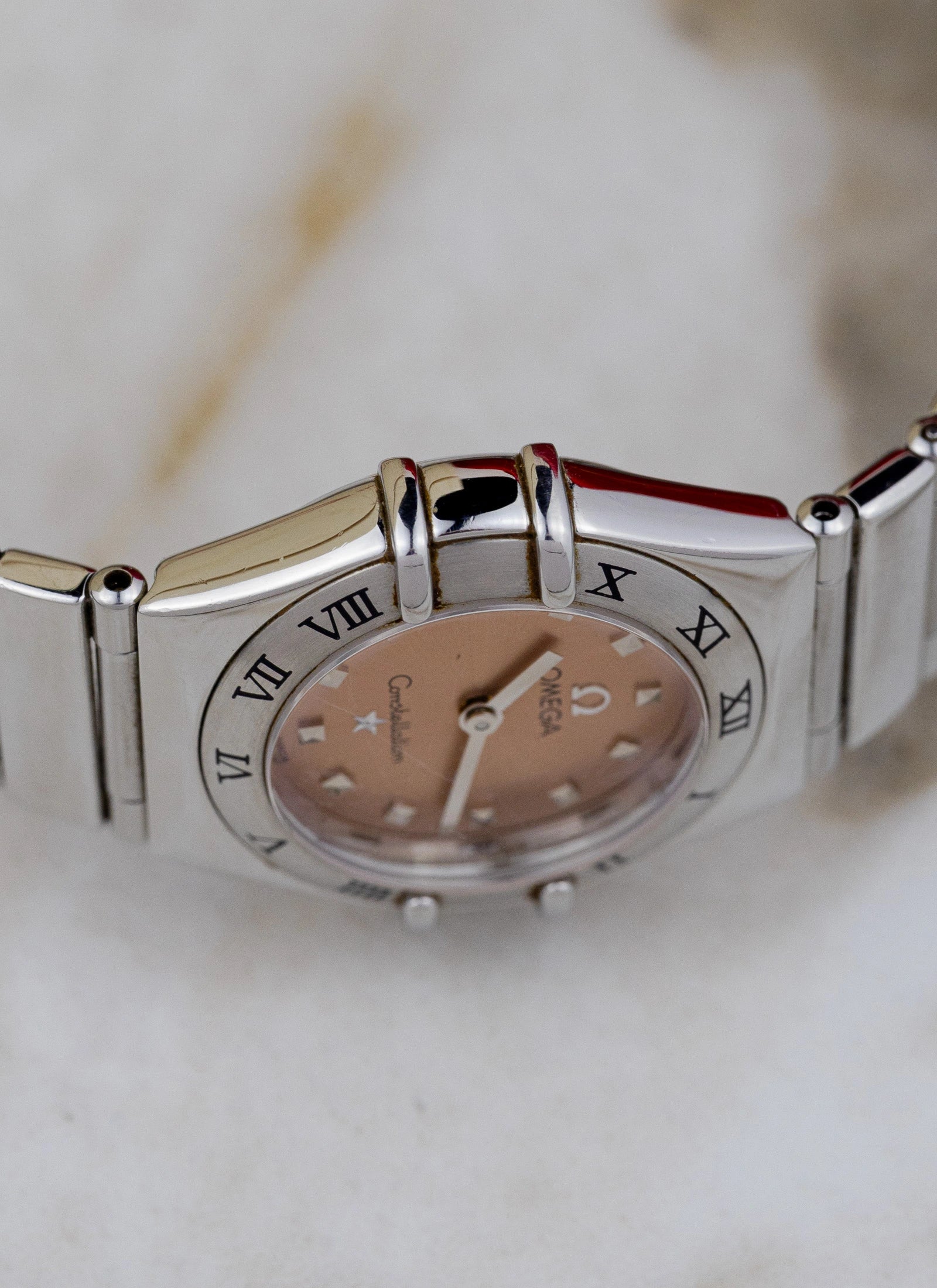 1998 Omega Constellation Manhattan 1561.61 My Choice by Cindy Crawford Salmon Dial Full Set