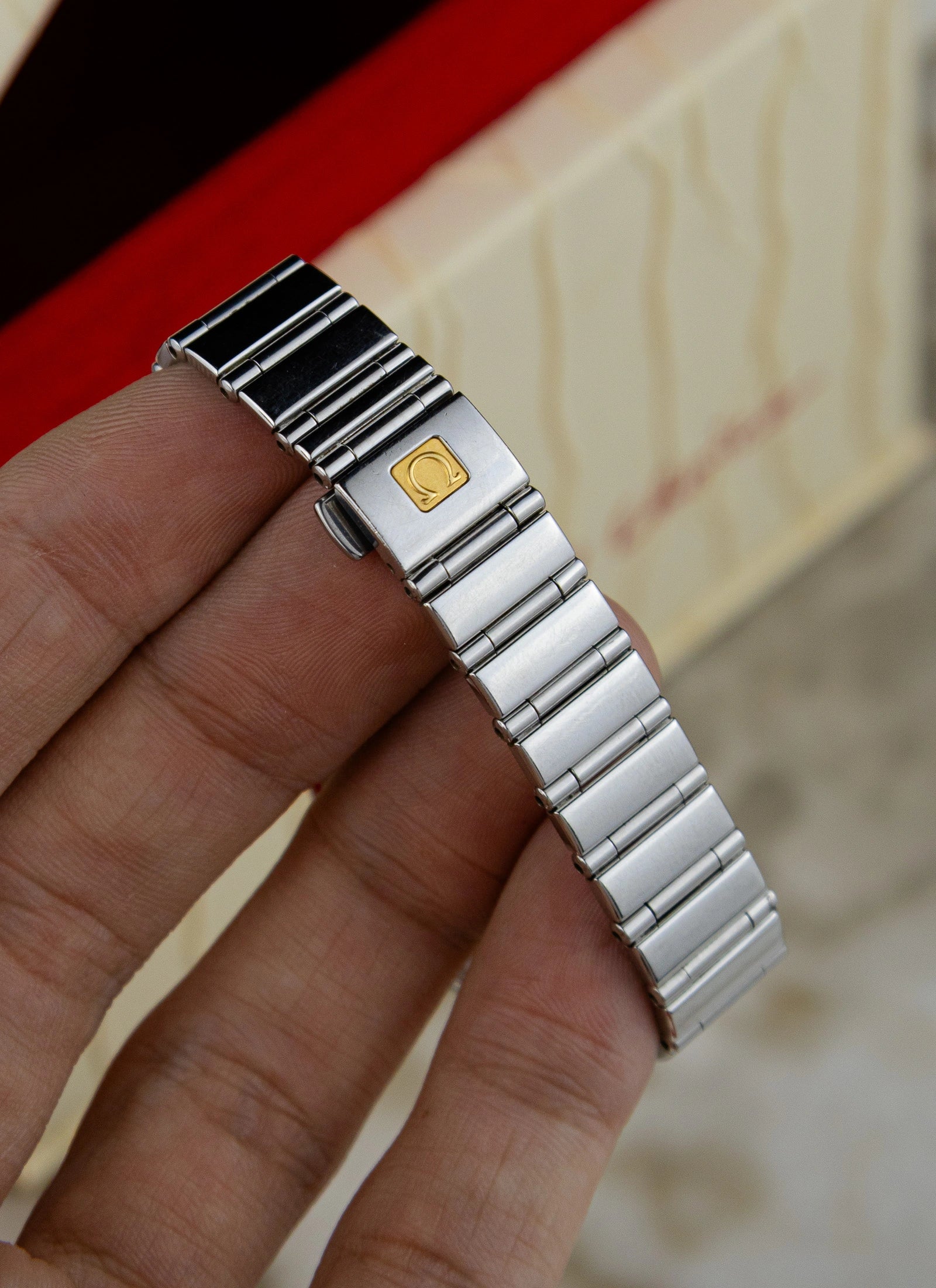 1998 Omega Constellation Manhattan 1561.61 My Choice by Cindy Crawford Salmon Dial Full Set