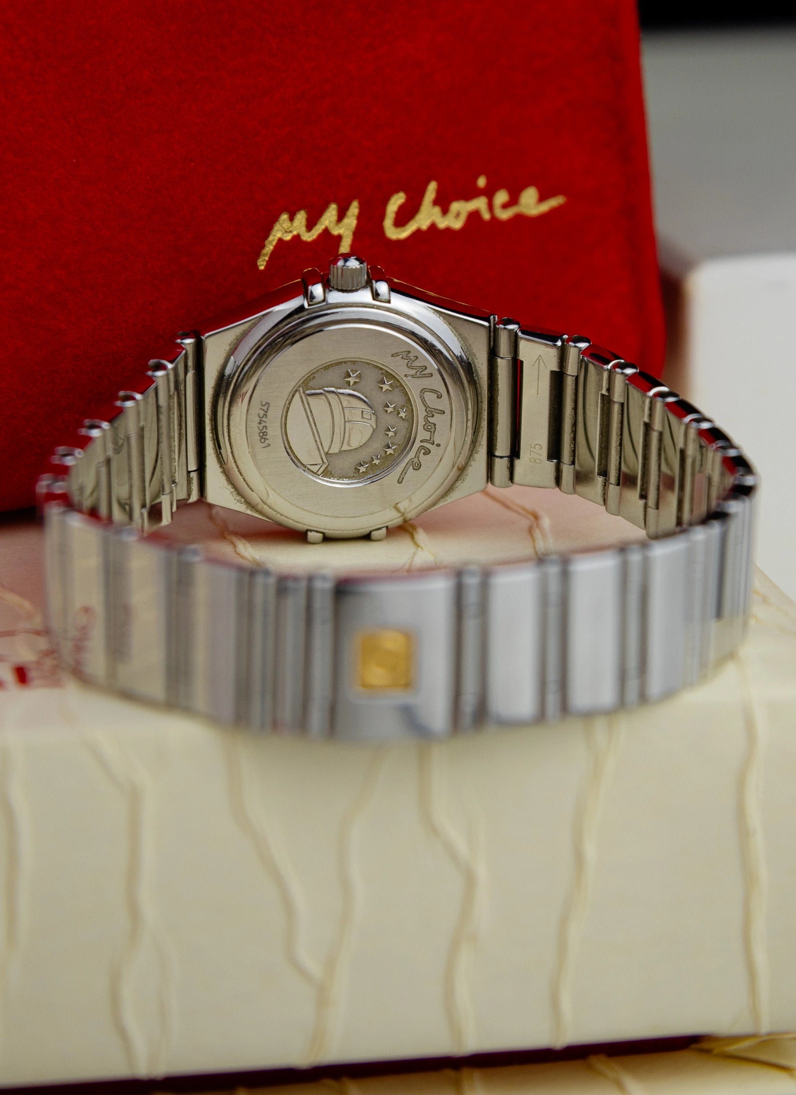 1998 Omega Constellation Manhattan 1561.61 My Choice by Cindy Crawford Salmon Dial Full Set