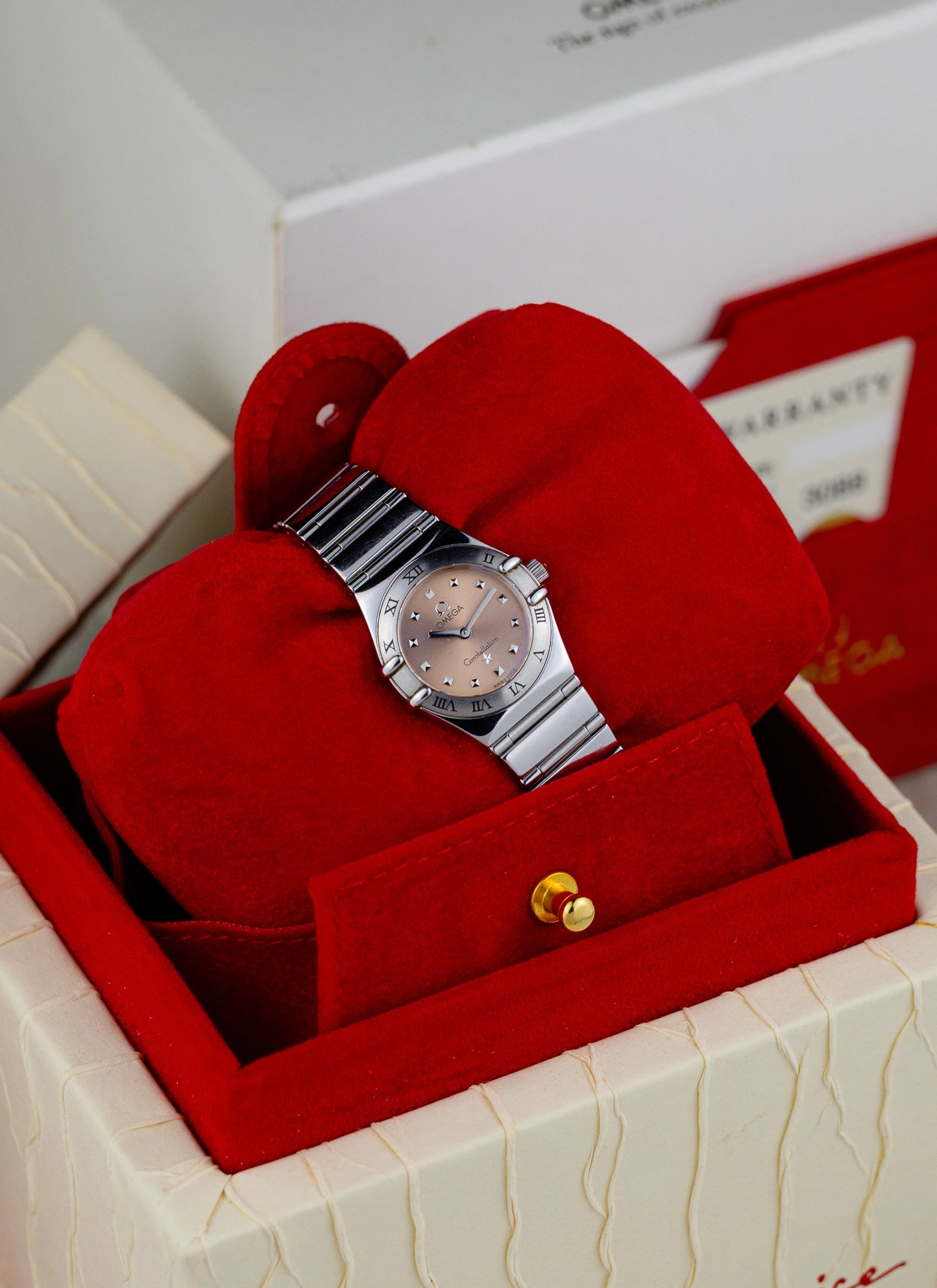 1998 Omega Constellation Manhattan 1561.61 My Choice by Cindy Crawford Salmon Dial Full Set