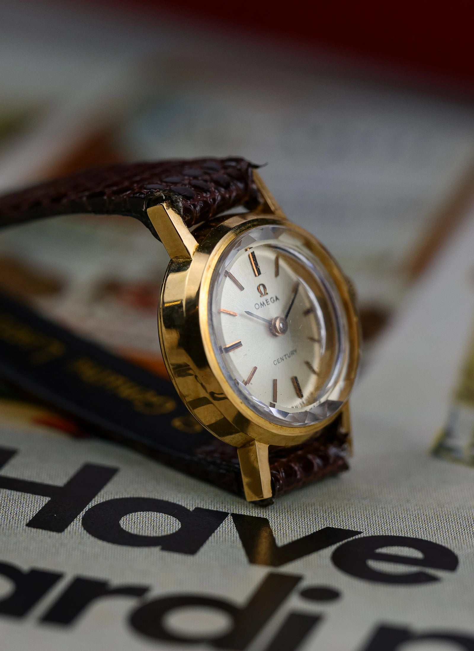 1964 18K Lady Omega Century Cocktail Watch 511.122 cal. 620 Box