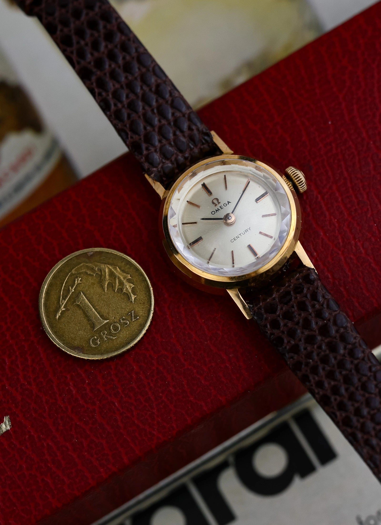 1964 18K Lady Omega Century Cocktail Watch 511.122 cal. 620 Box