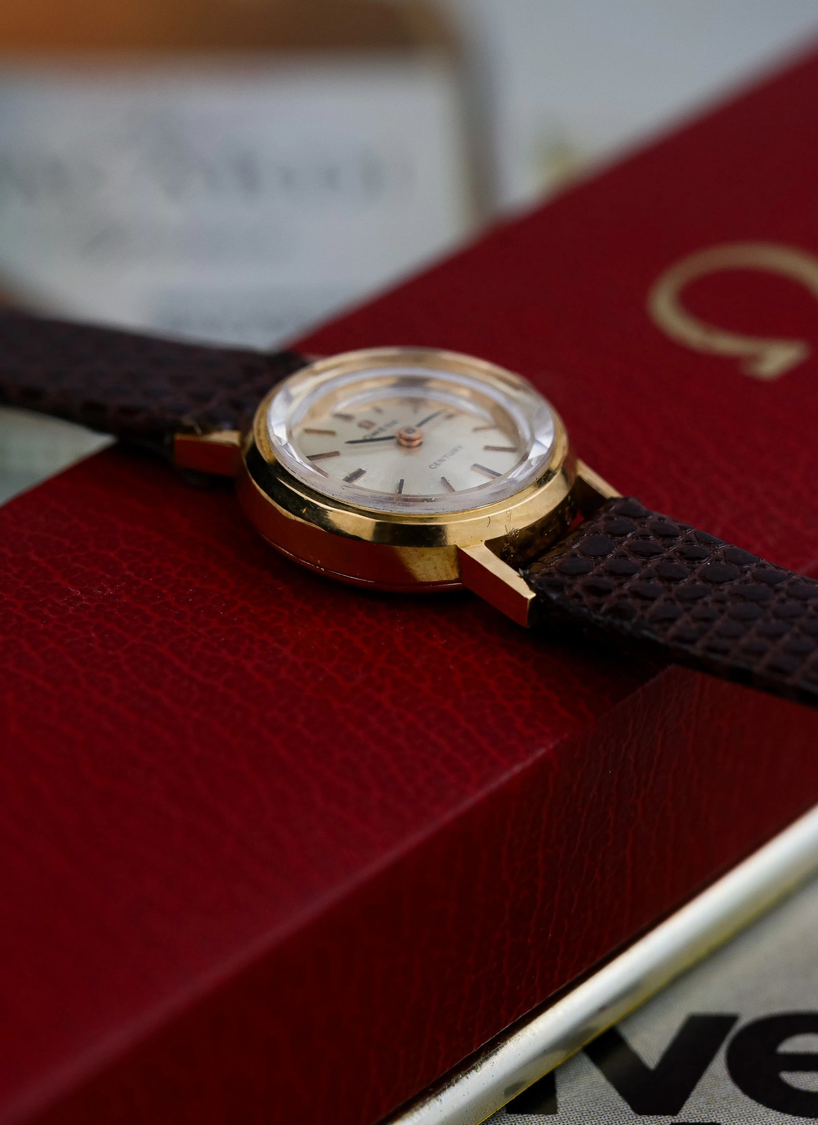 1964 18K Lady Omega Century Cocktail Watch 511.122 cal. 620 Box