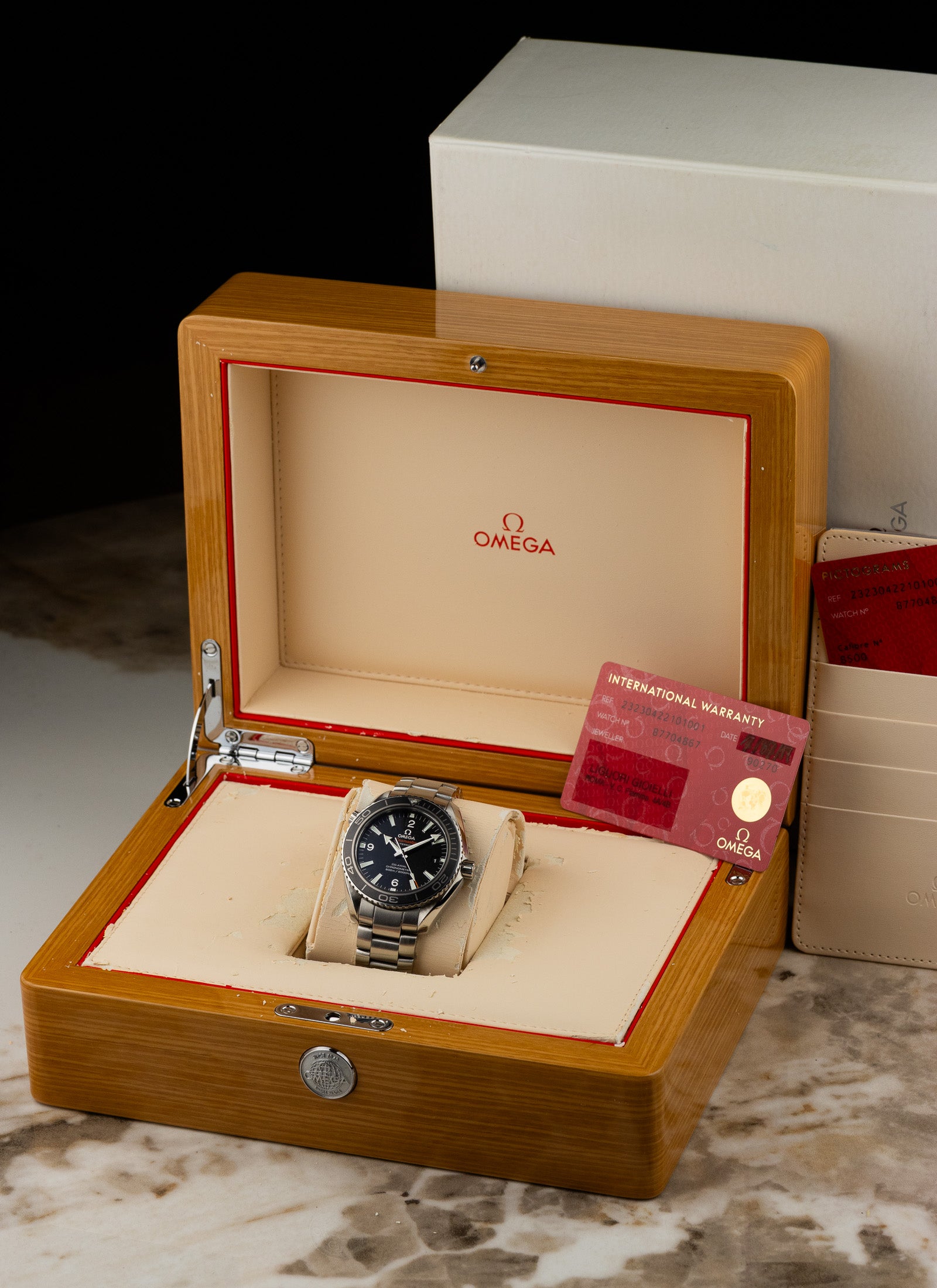 2017 Omega Seamaster Planet Ocean 600M 232.30.42.21.01.001 Full Set