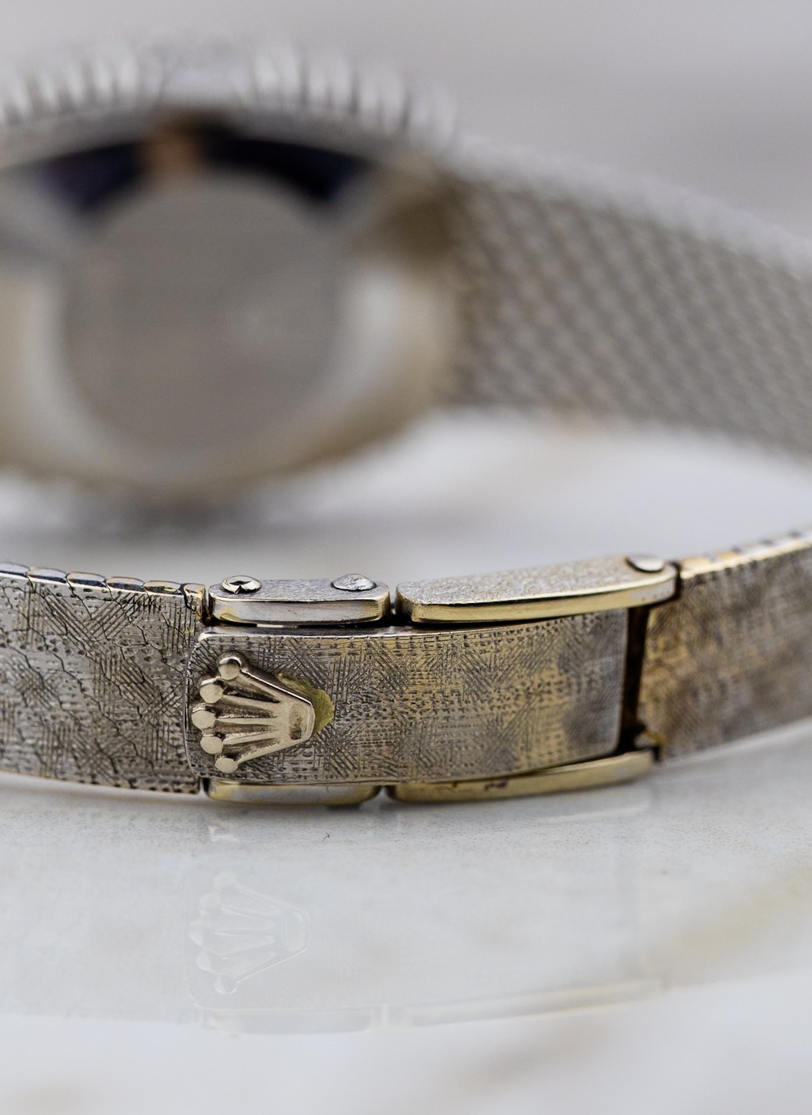 1975 18K Lady Rolex Orchid Navy Dial Diamond Bezel 2676