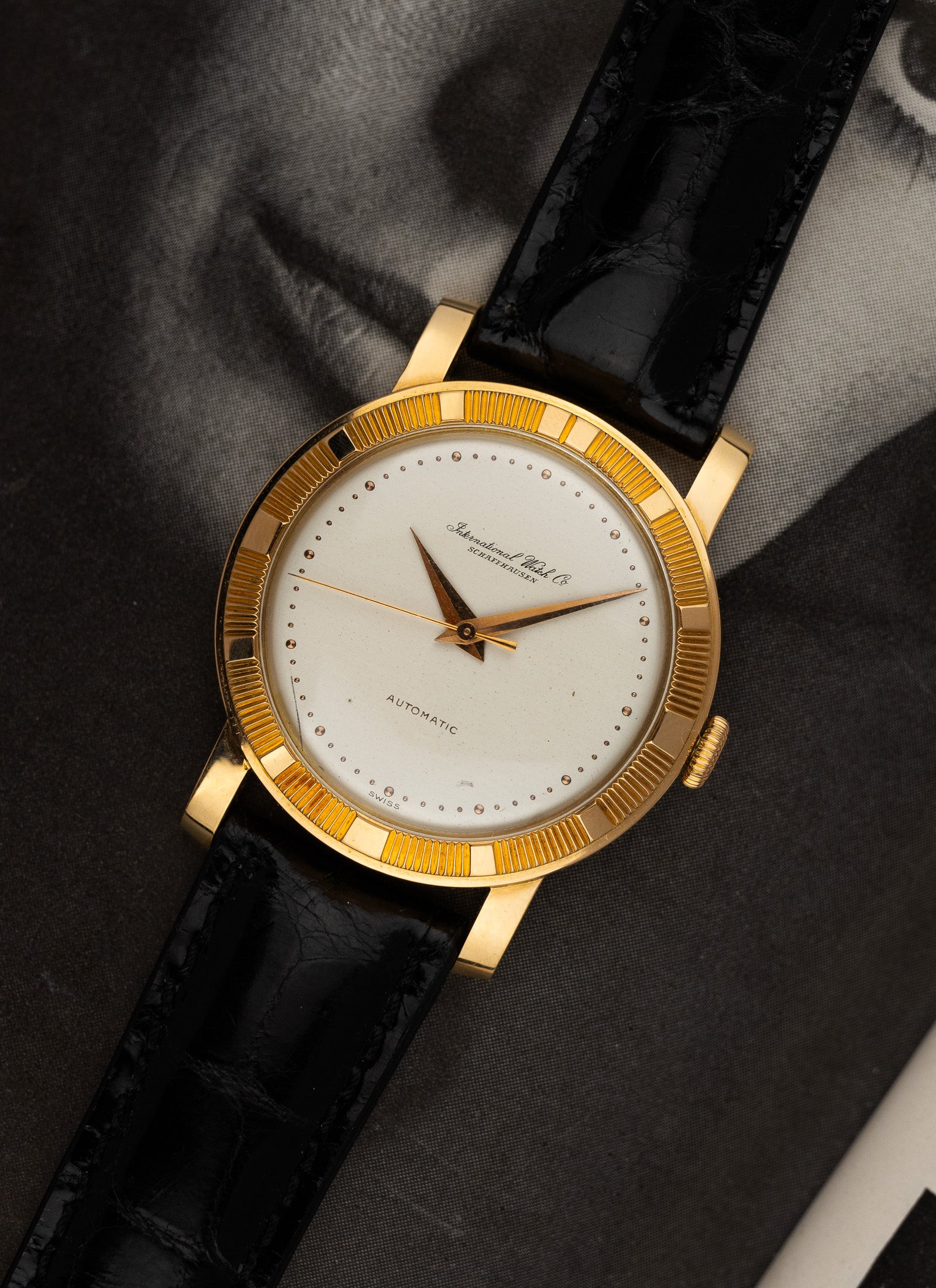 1960s 18K IWC Schaffhausen Engine Turned Bezel cal. 852