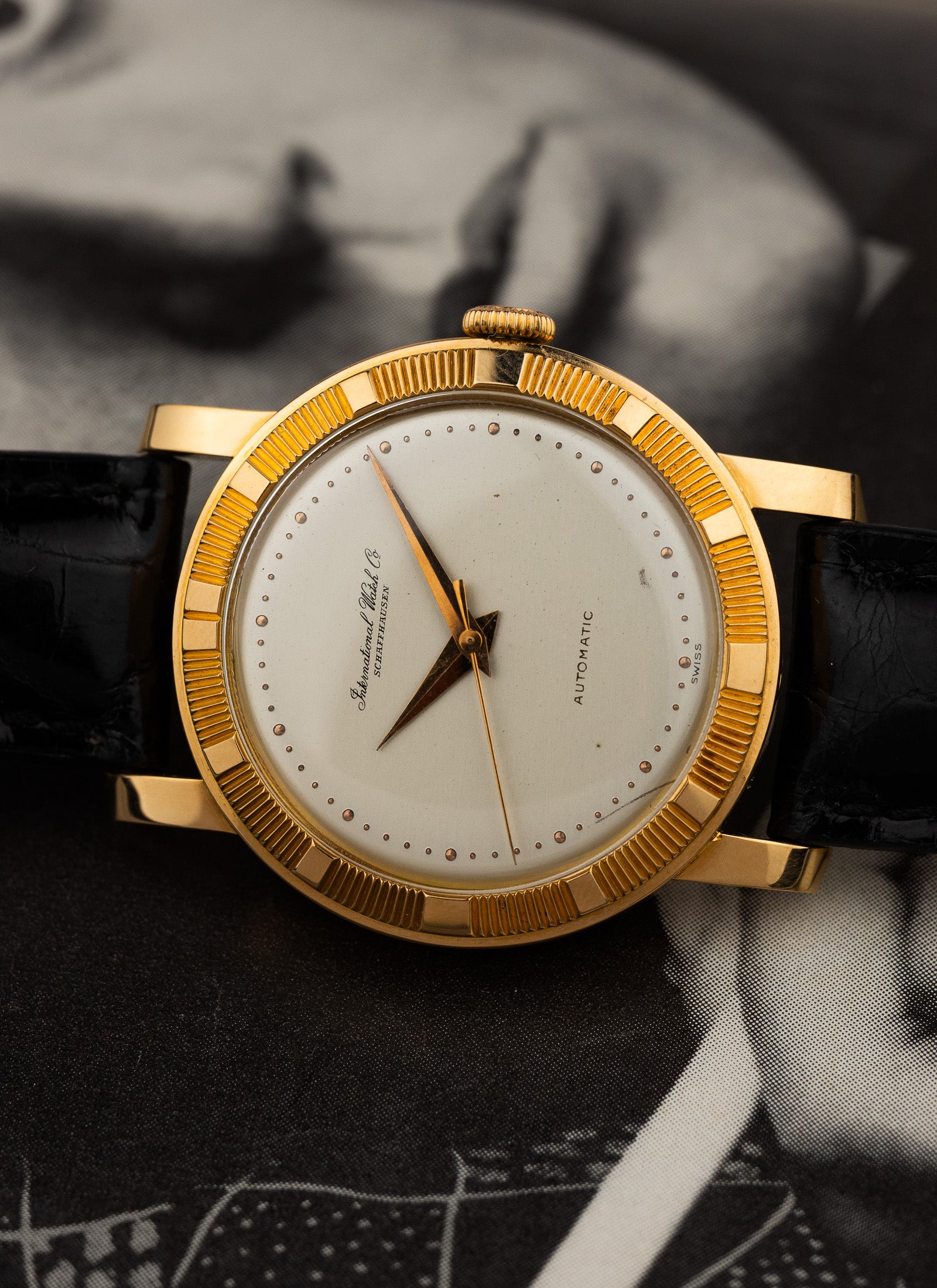 1960s 18K IWC Schaffhausen Engine Turned Bezel cal. 852
