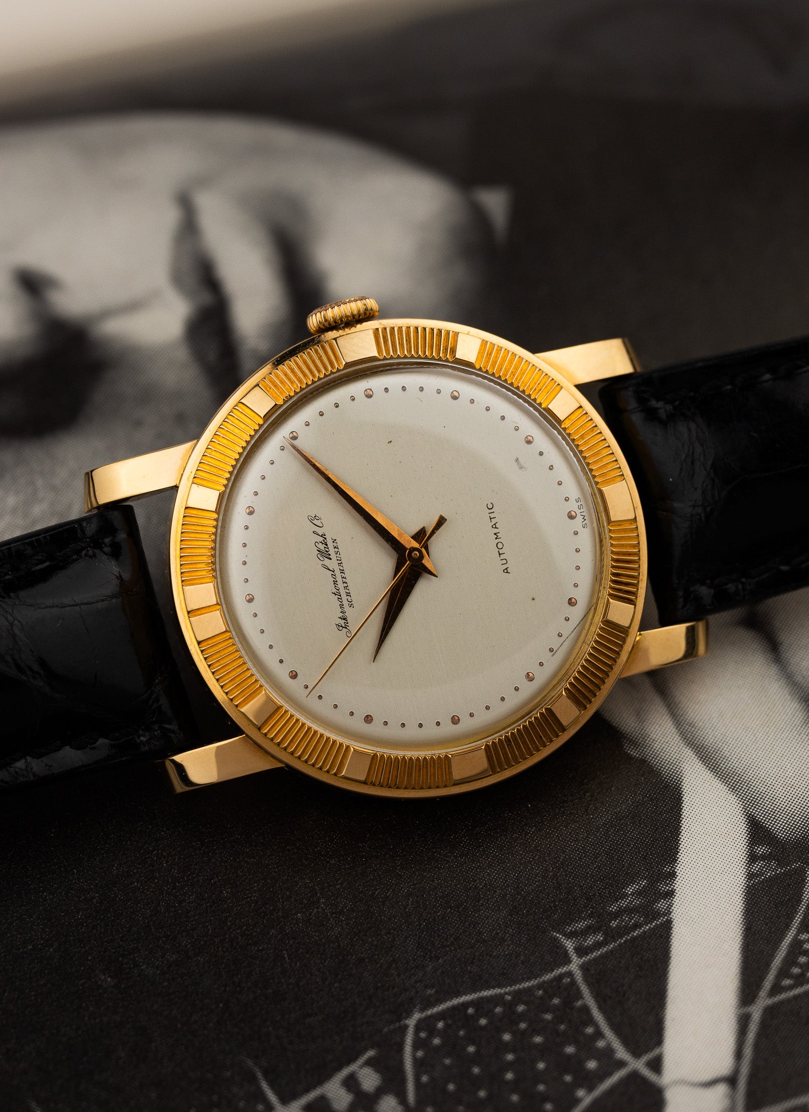 1960s 18K IWC Schaffhausen Engine Turned Bezel cal. 852