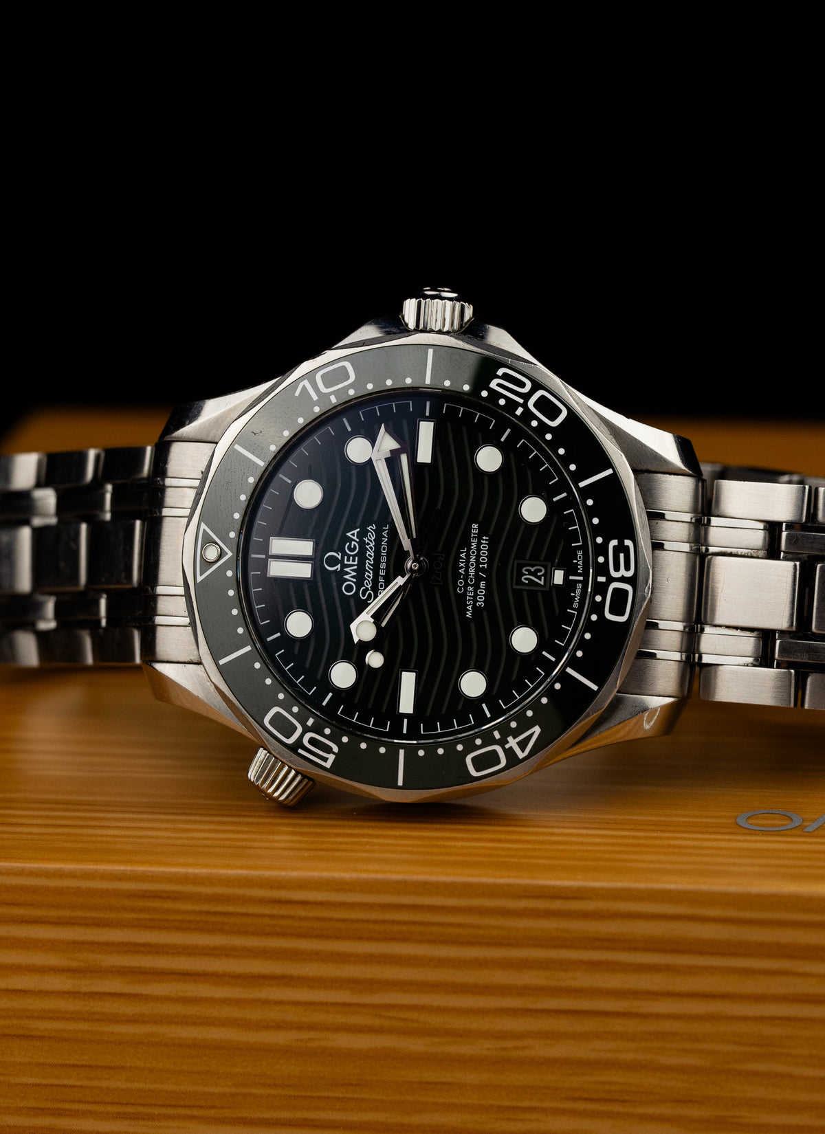 2023 Omega Seamaster 300M Green 210.30.42.20.10.001 Full Set