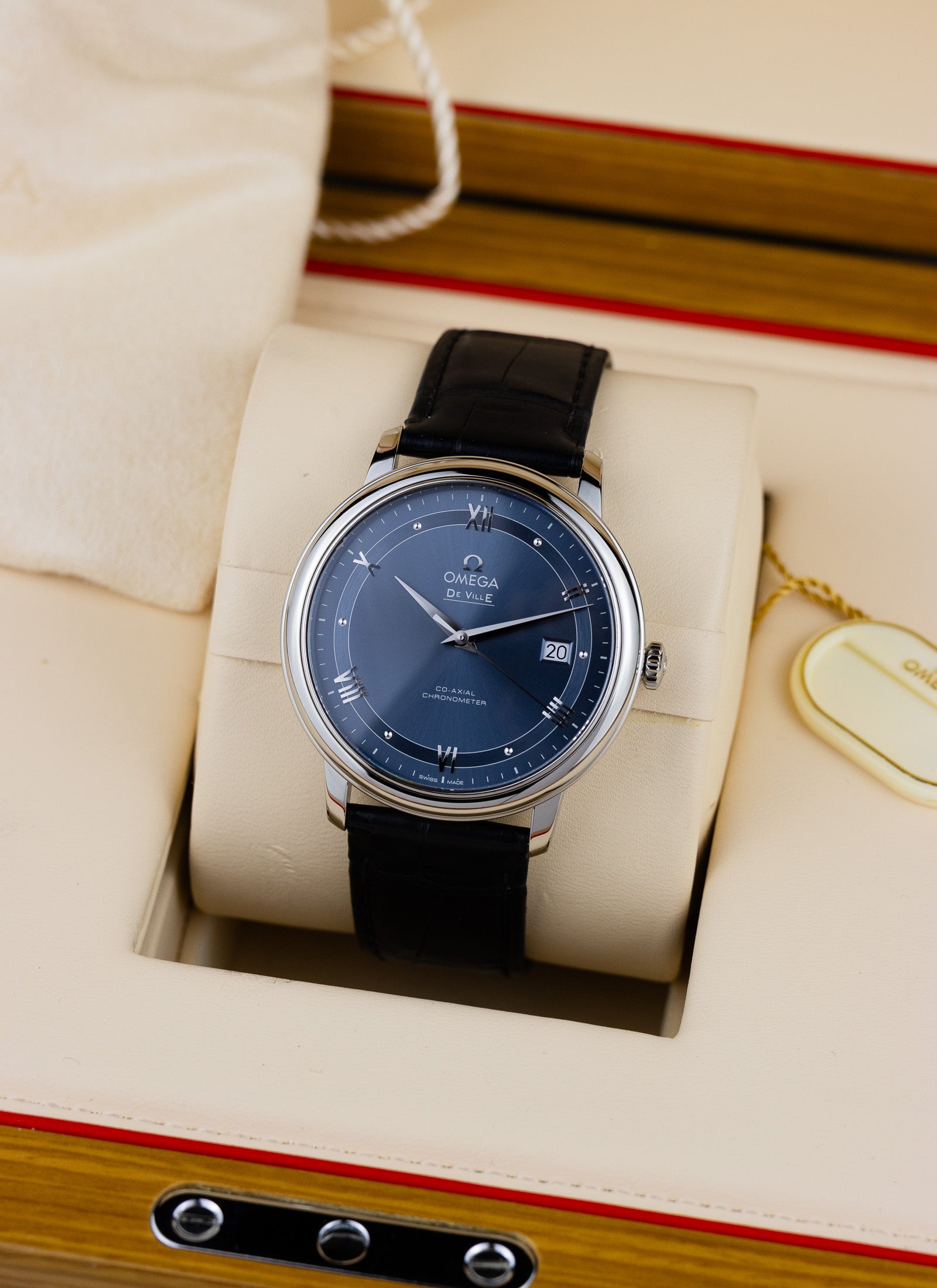 2020s Omega De Ville Prestige 424.13.40.20.03.002 cal. 2500 Full Set