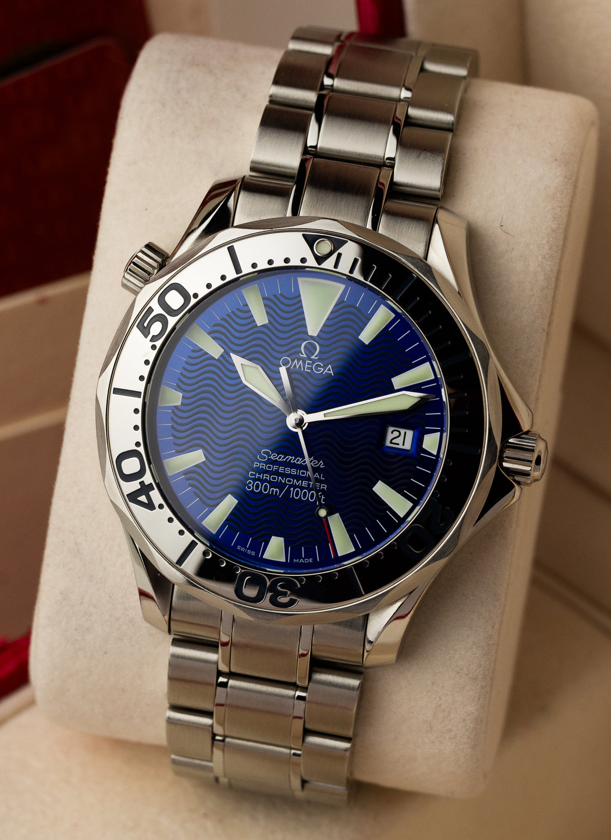 2007 Omega Seamaster 300M Electric Blue 2255.80.00 cal. 1120 Full Set