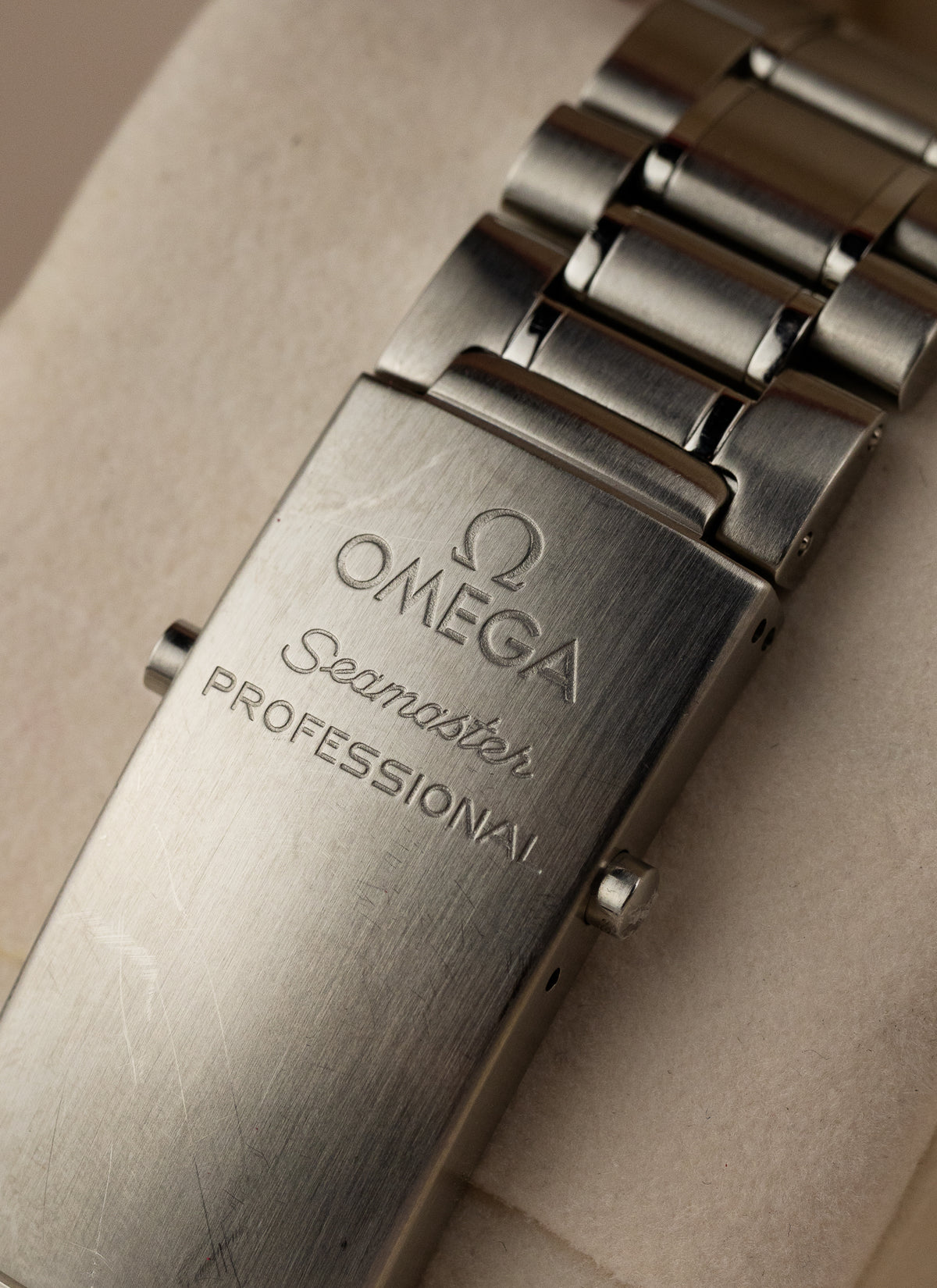 2007 Omega Seamaster 300M Electric Blue 2255.80.00 cal. 1120 Full Set