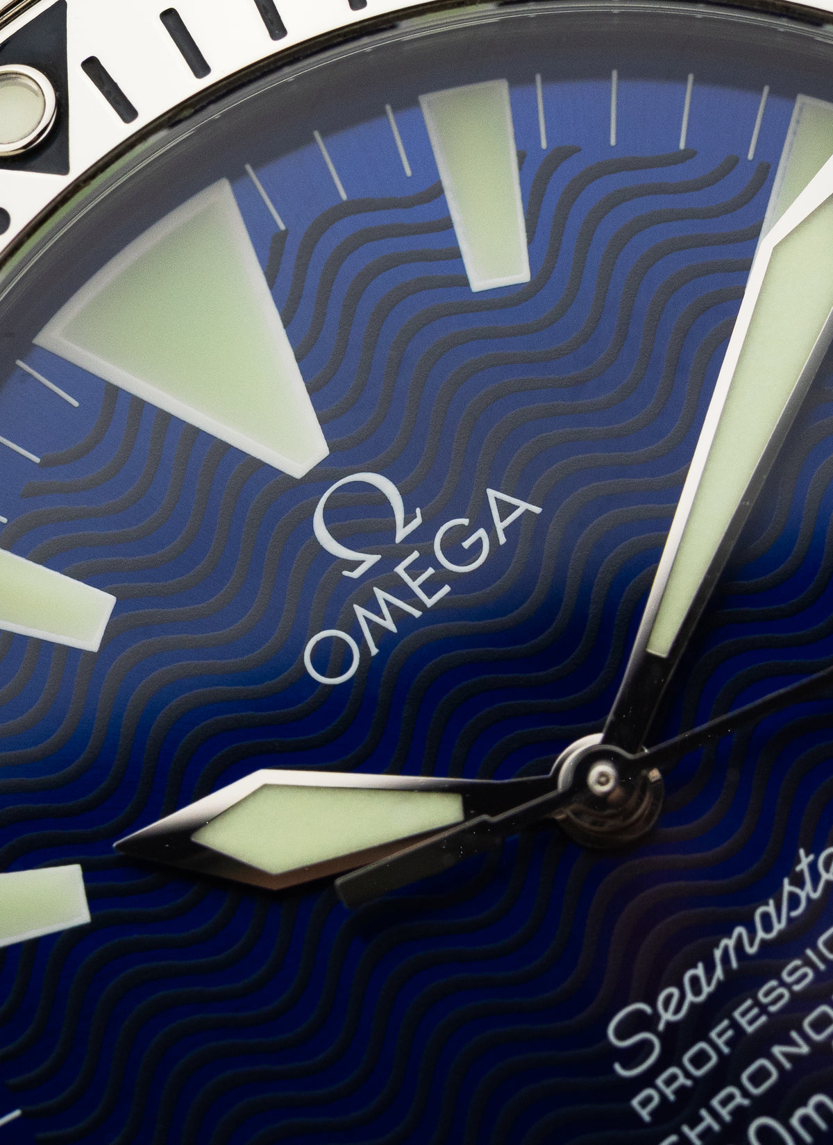 2007 Omega Seamaster 300M Electric Blue 2255.80.00 cal. 1120 Full Set