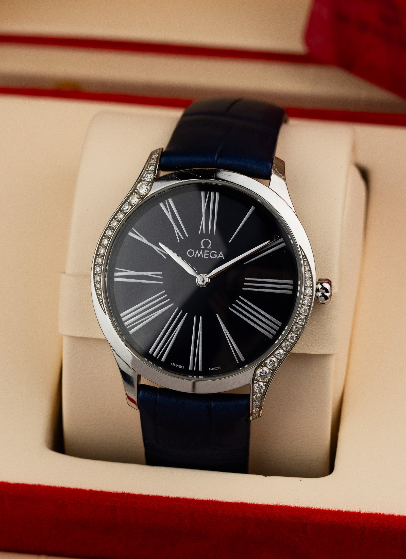 2019 Lady Omega De Ville Trésor Diamonds 428.18.36.60.03.001 cal. 4061 Full Set