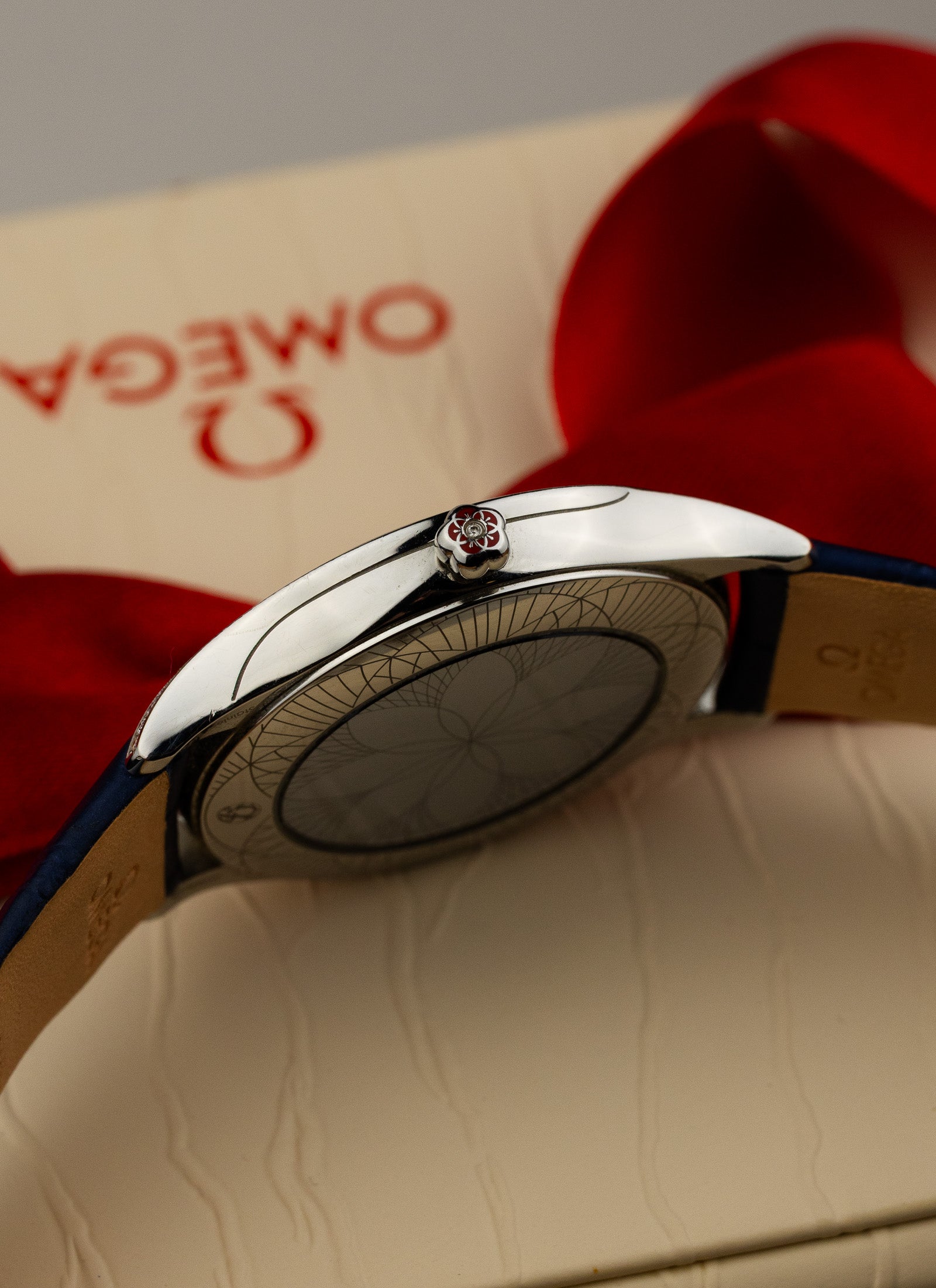 2019 Lady Omega De Ville Trésor Diamonds 428.18.36.60.03.001 cal. 4061 Full Set