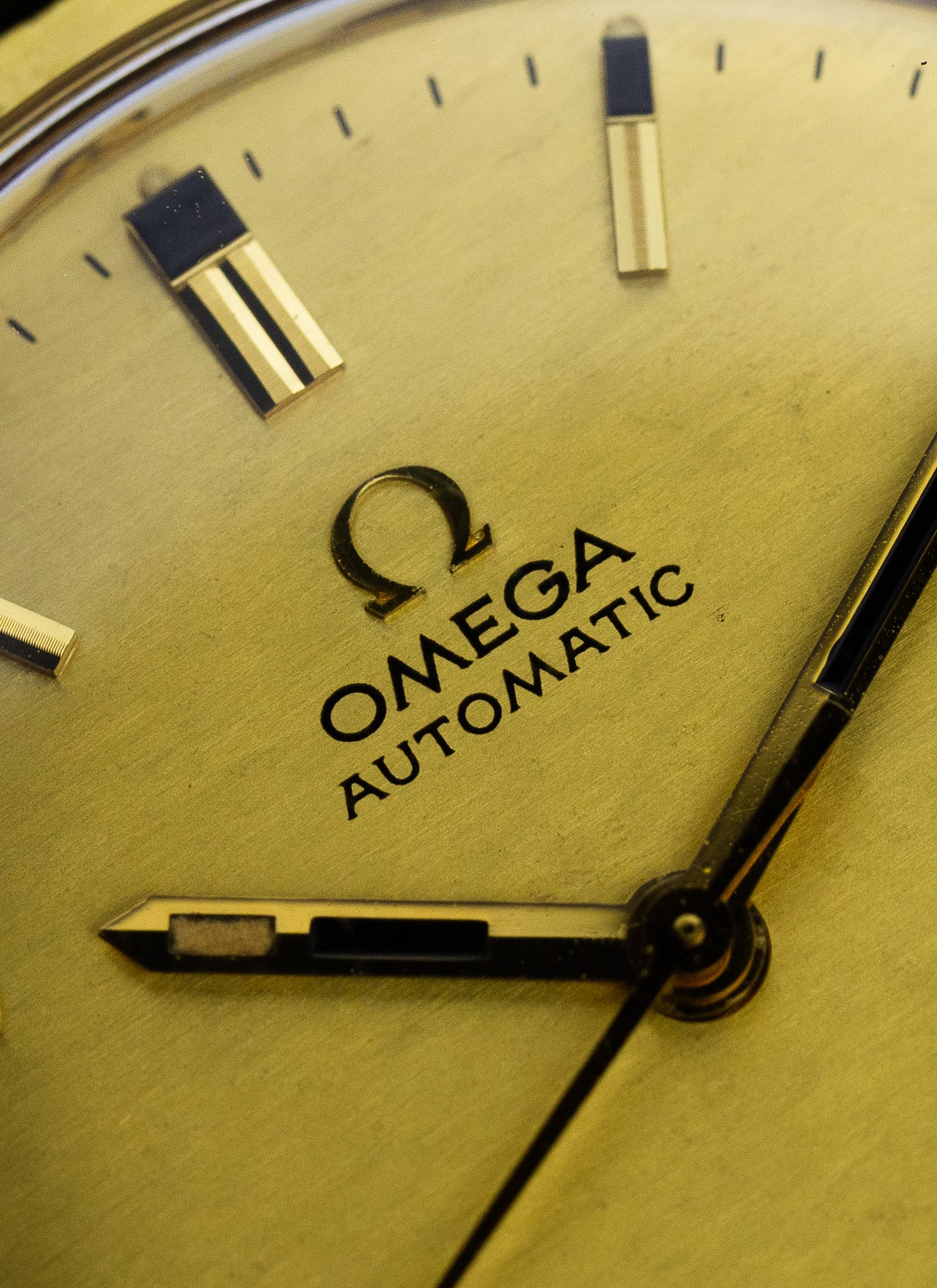 1969 18K Omega Geneve Shantung Dial 166.070 cal. 565 Serviced Box
