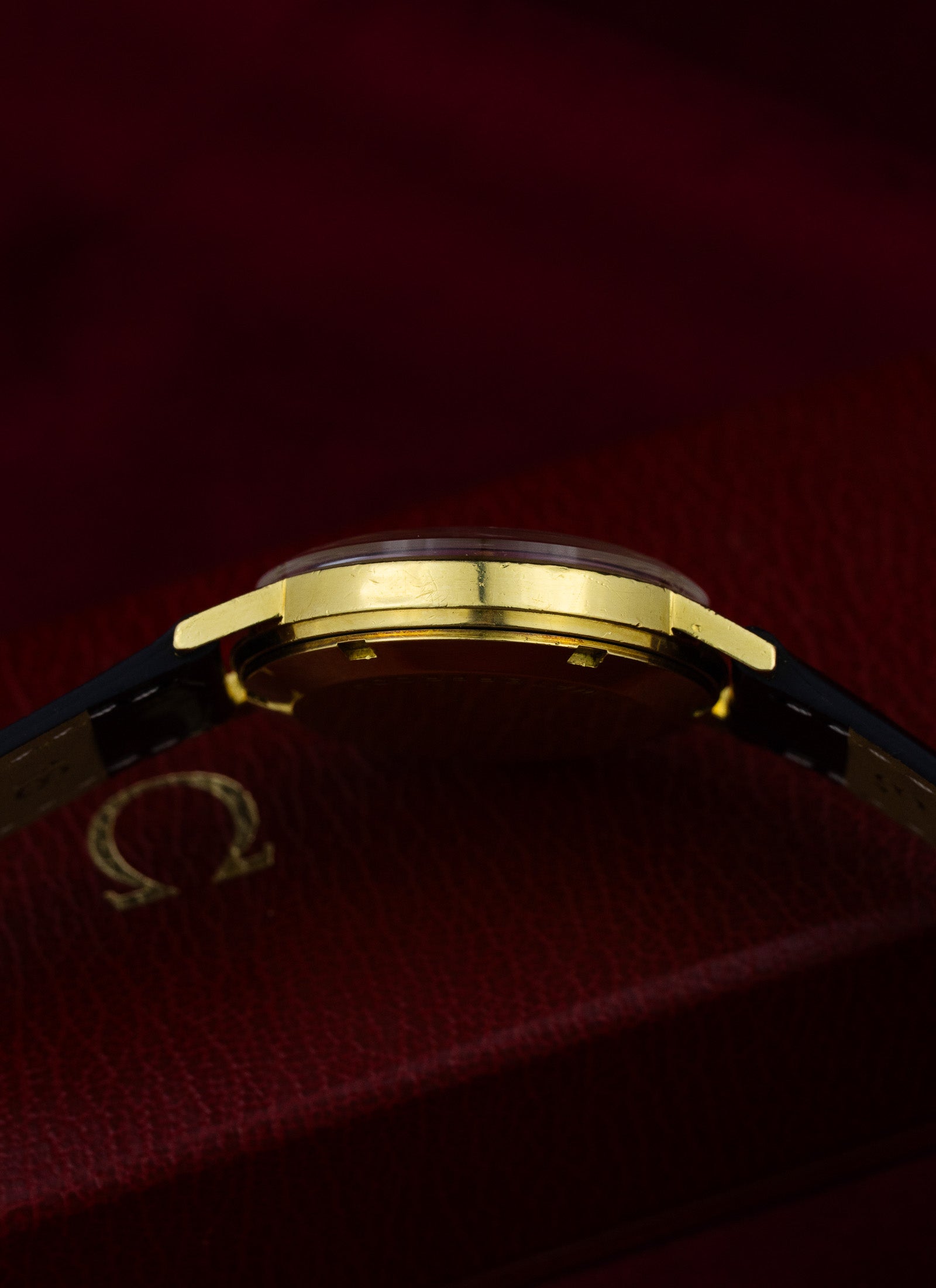 1969 18K Omega Geneve Shantung Dial 166.070 cal. 565 Serviced Box