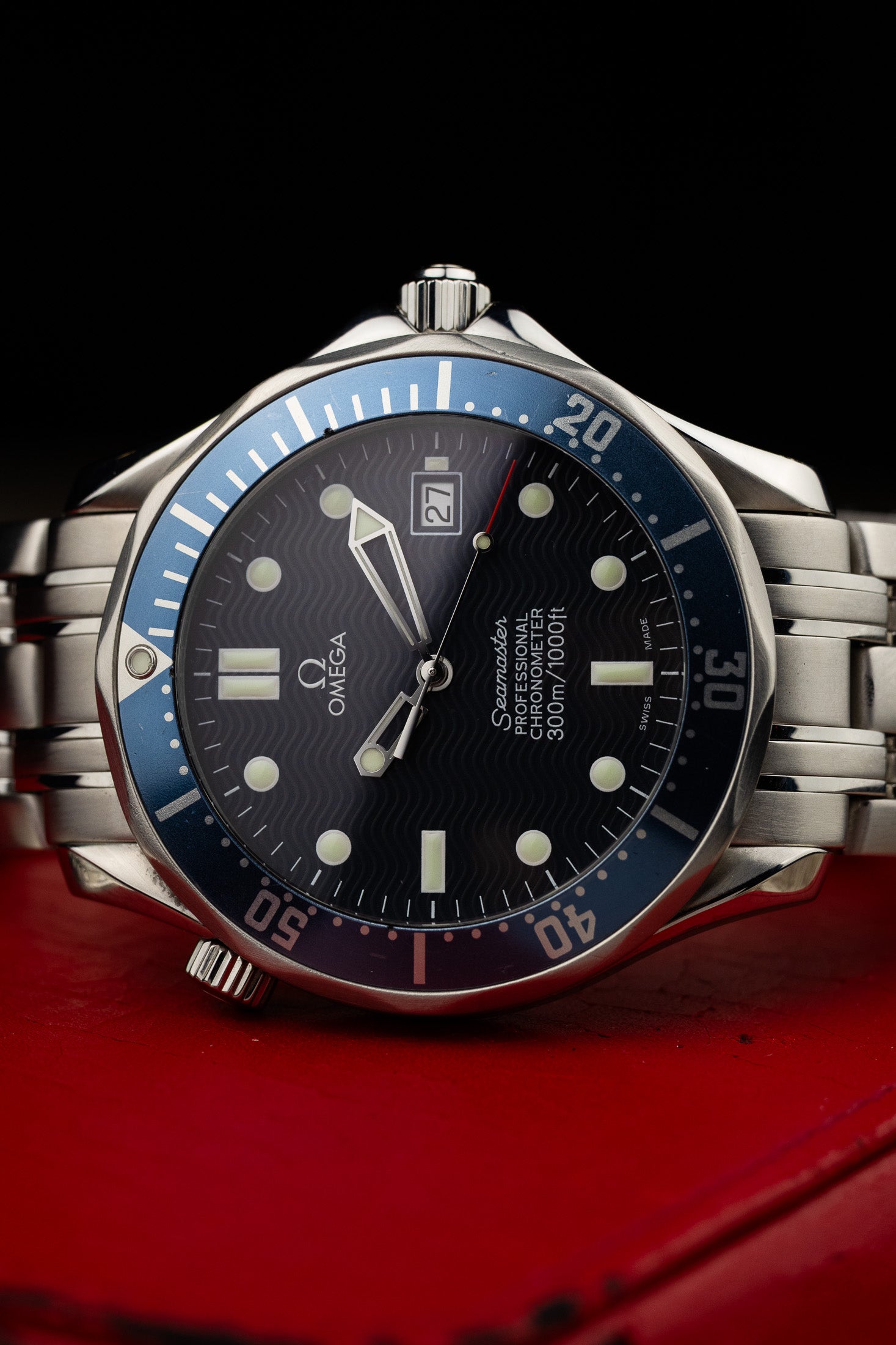 1999 Omega Seamaster 300m 2531.80 cal. 1120 James Bond Box and Papers