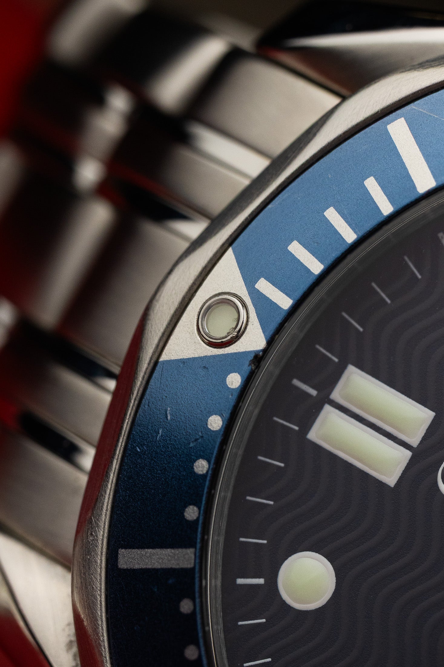 1999 Omega Seamaster 300m 2531.80 cal. 1120 James Bond Box and Papers