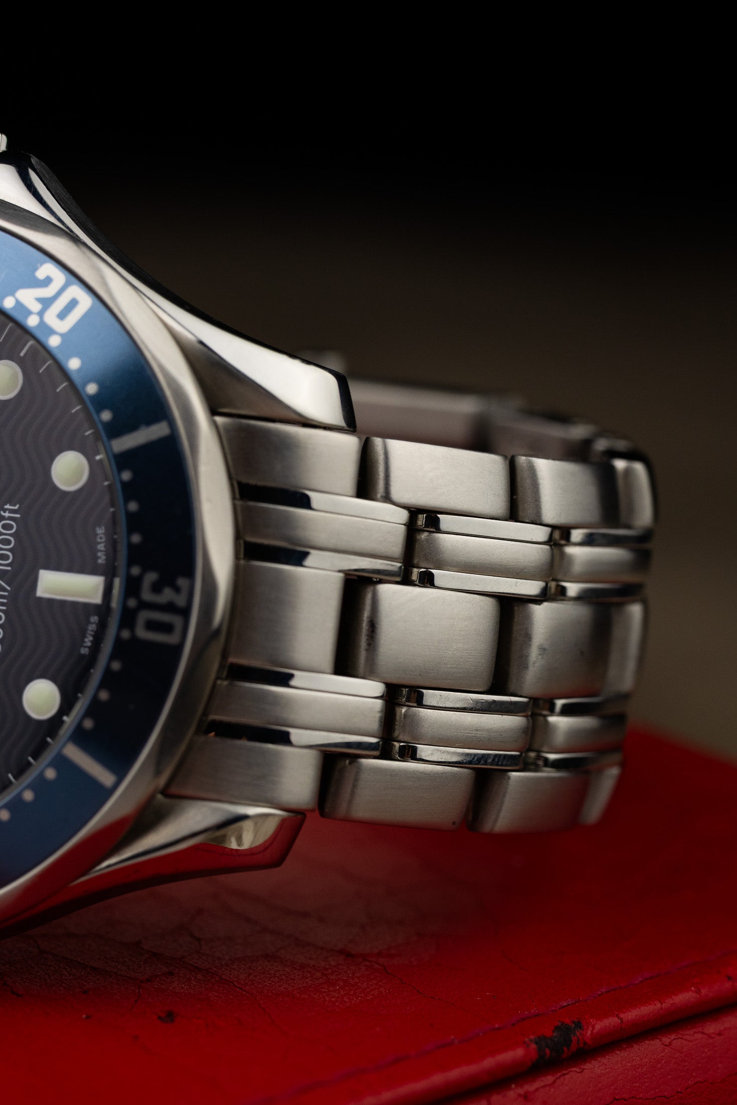 1999 Omega Seamaster 300m 2531.80 cal. 1120 James Bond Box and Papers
