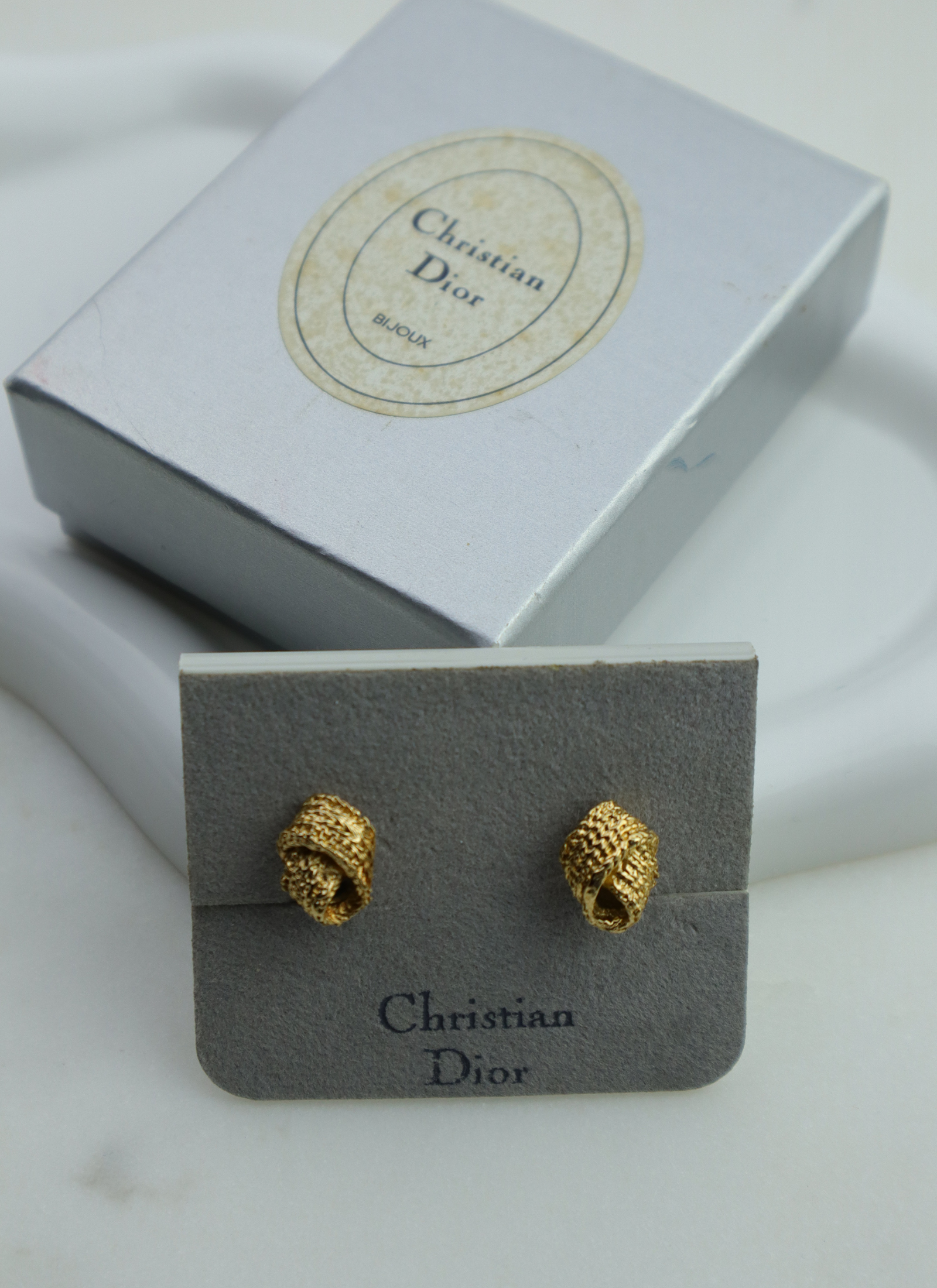 Christian Dior - minimalistyczne klipsy pozłacane supełki