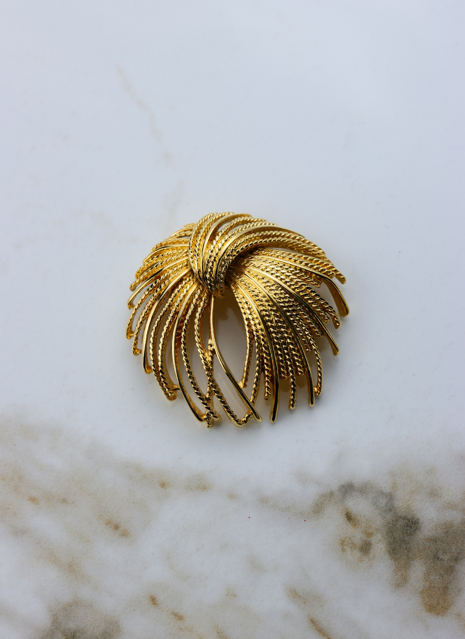 Monet - broszka Cordeliac Swirl