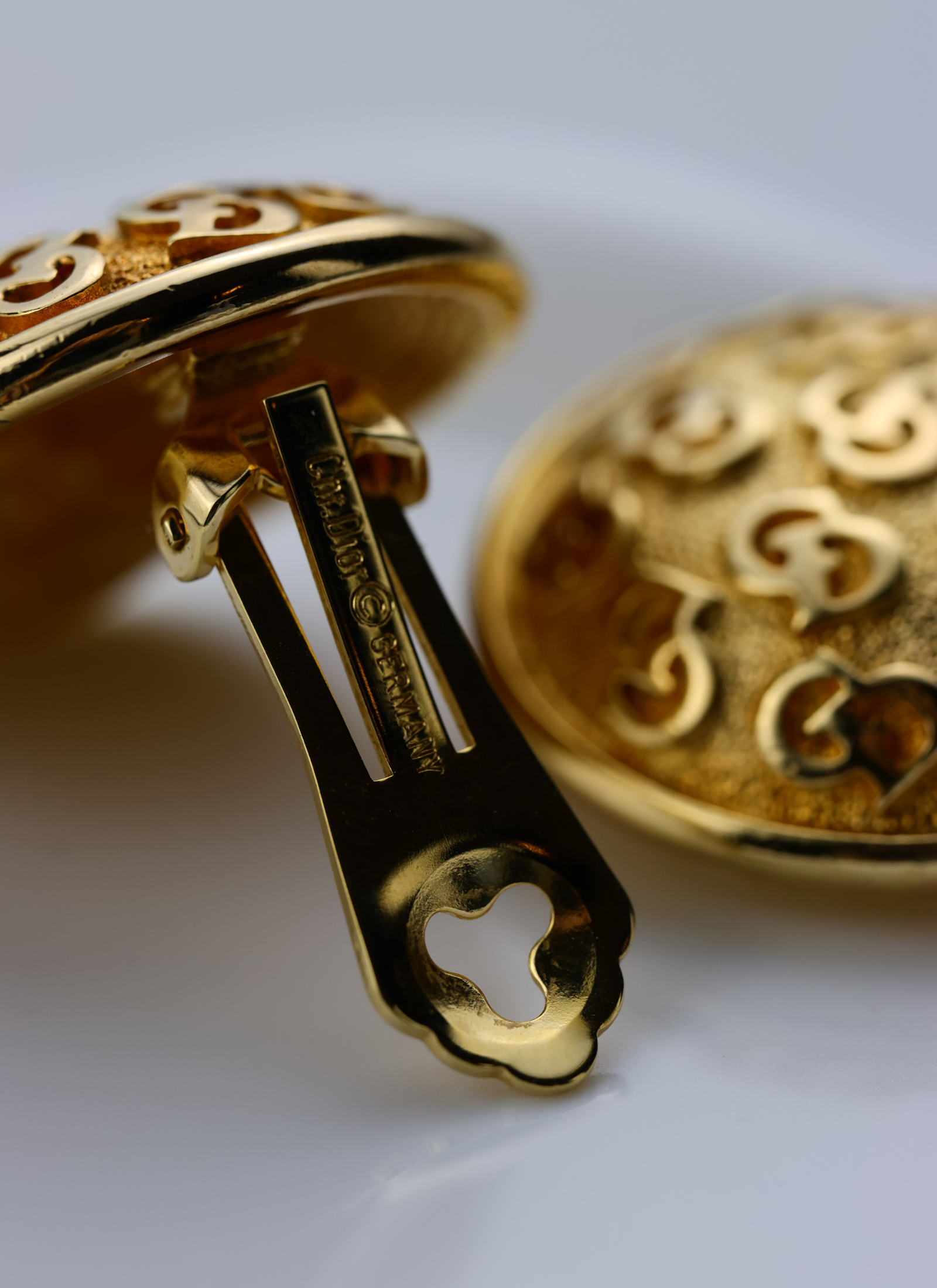 Christian Dior - 0kazałe klipsy vintage w logowanie